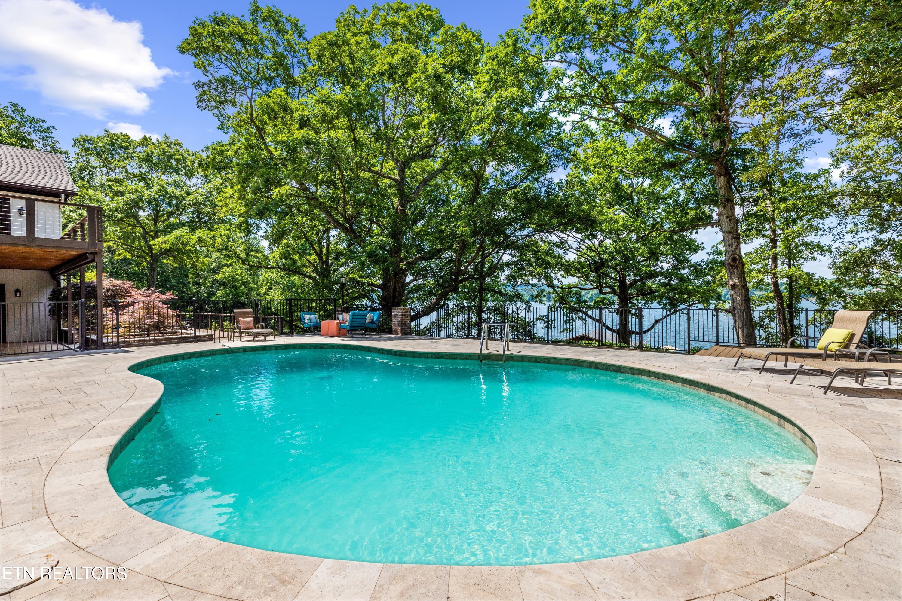 902 Twin Cove Circle Lenoir City TN 37772