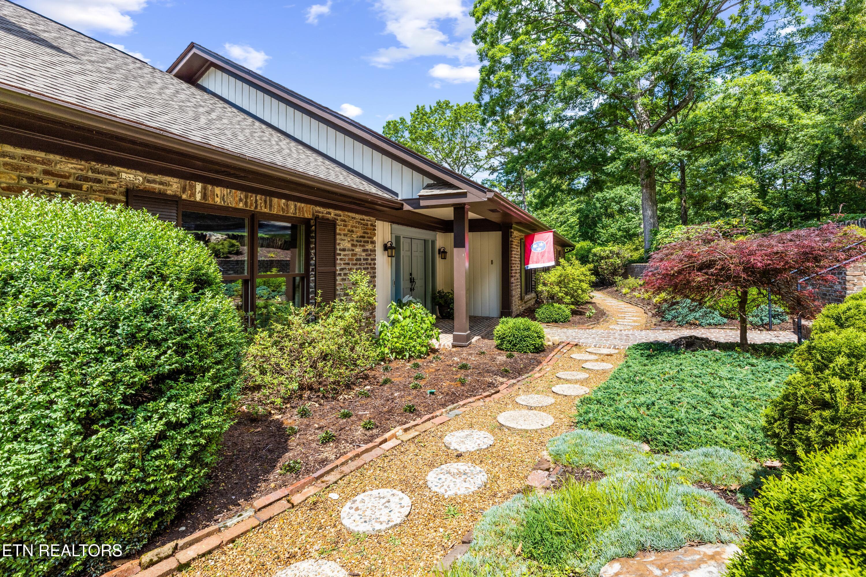 902 Twin Cove Circle Lenoir City TN 37772