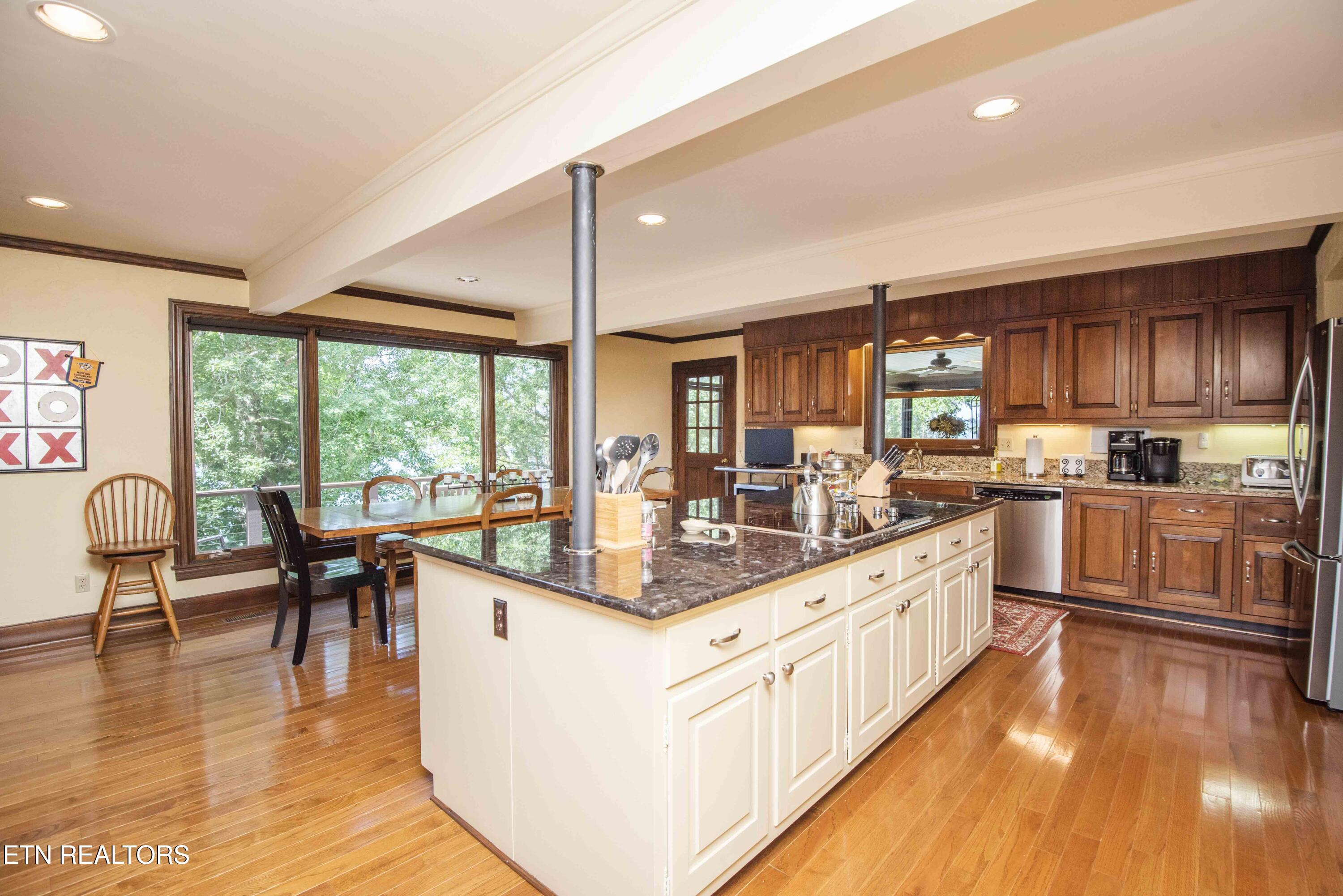 902 Twin Cove Circle Lenoir City TN 37772