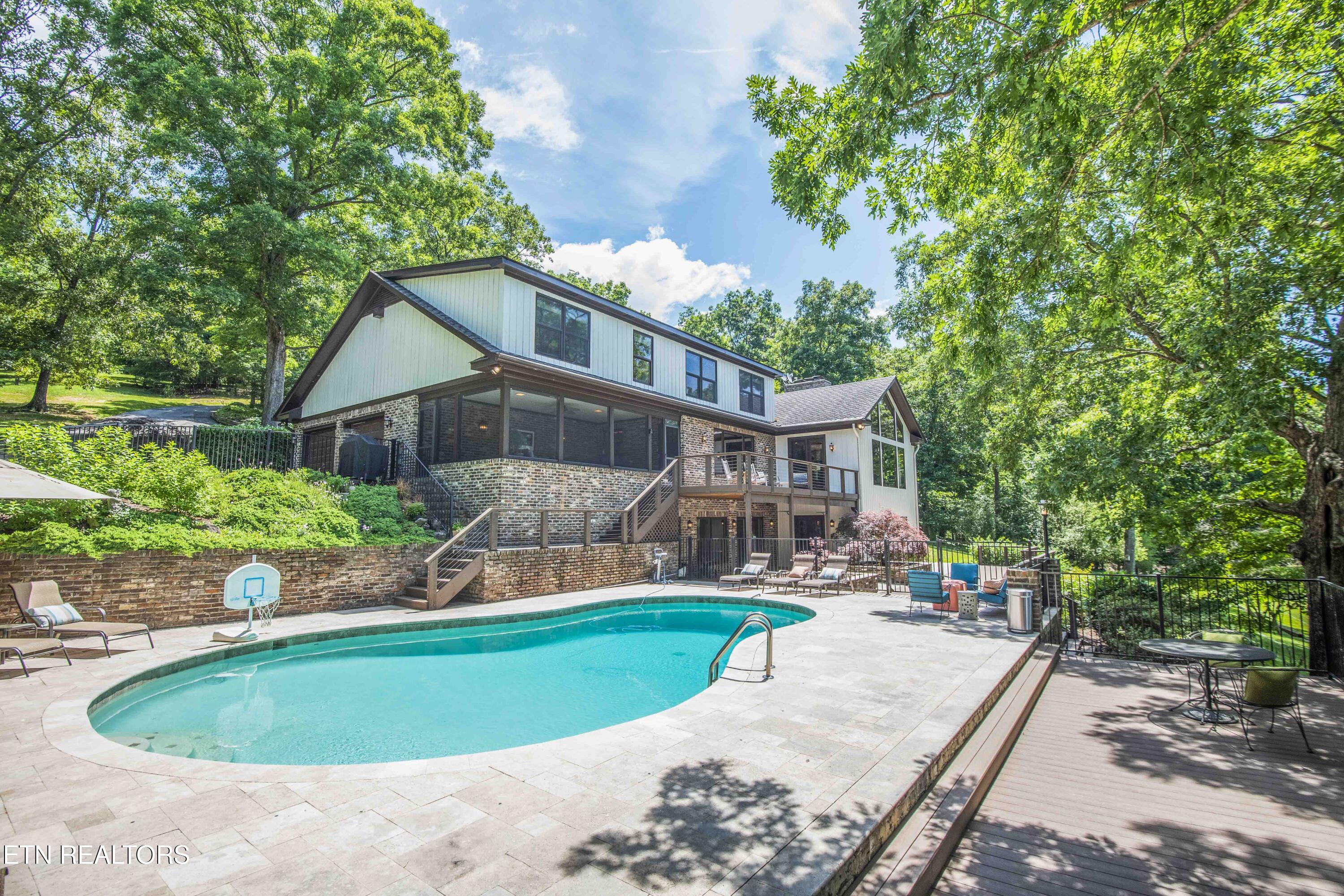 902 Twin Cove Circle Lenoir City TN 37772