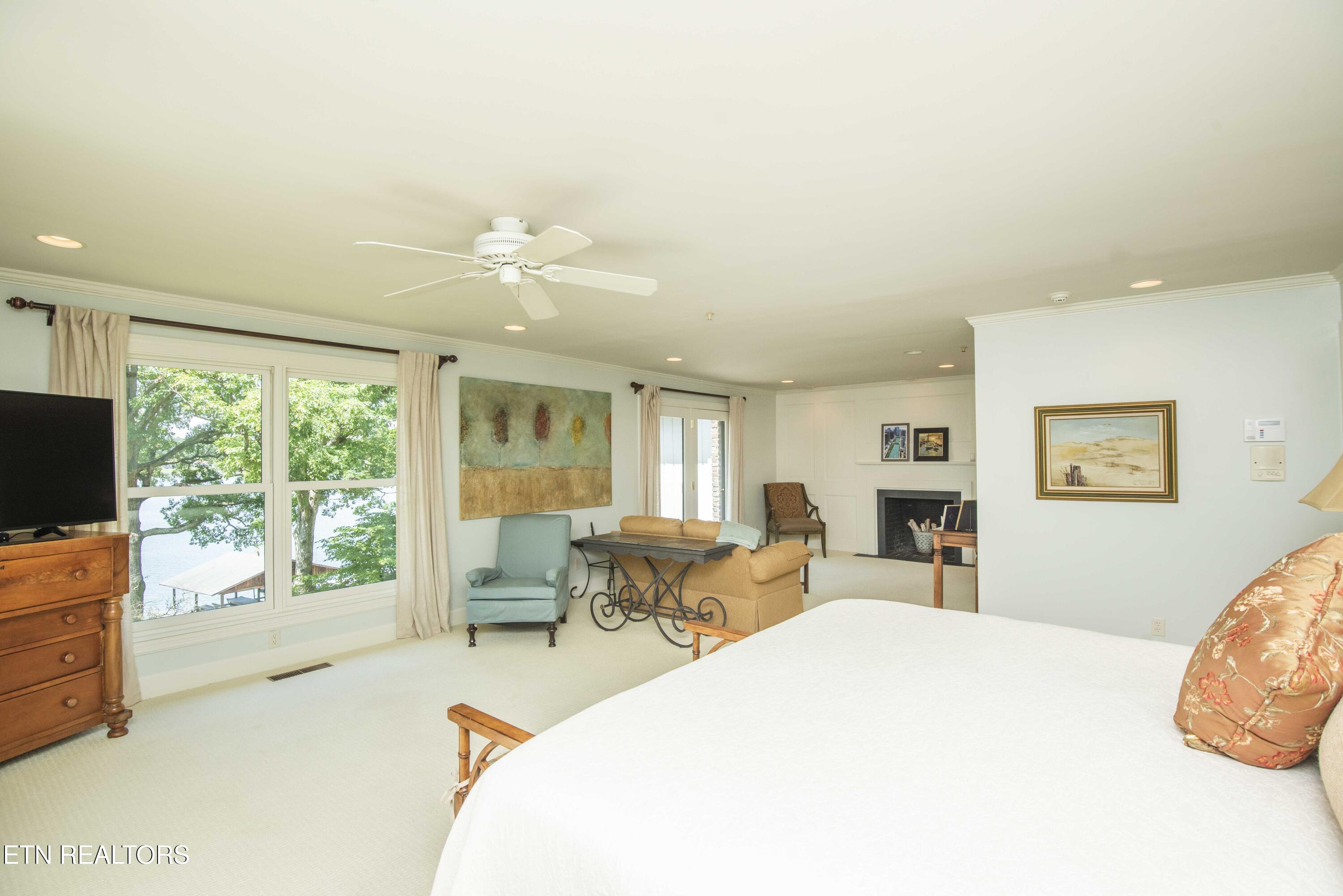 902 Twin Cove Circle Lenoir City TN 37772