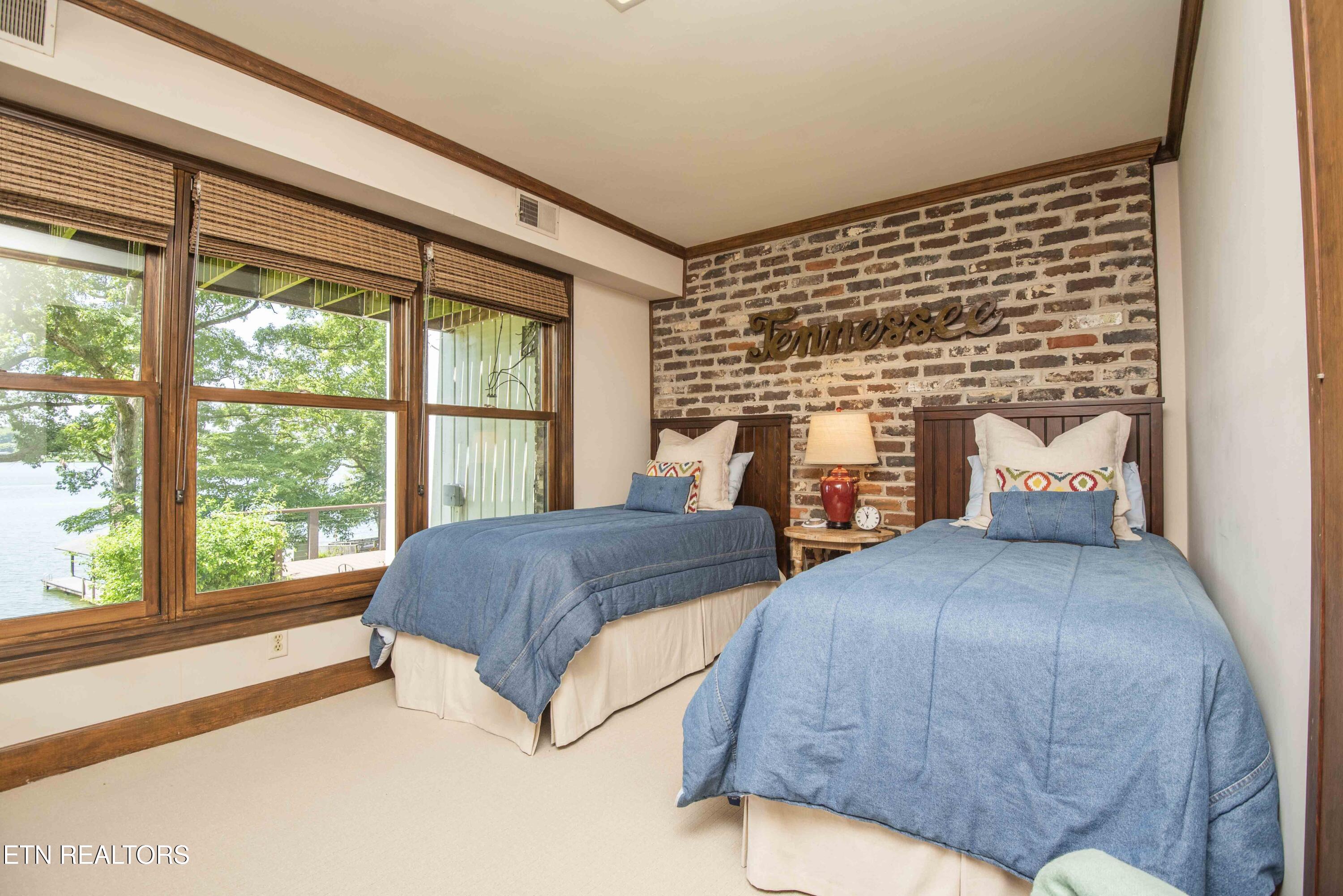 902 Twin Cove Circle Lenoir City TN 37772