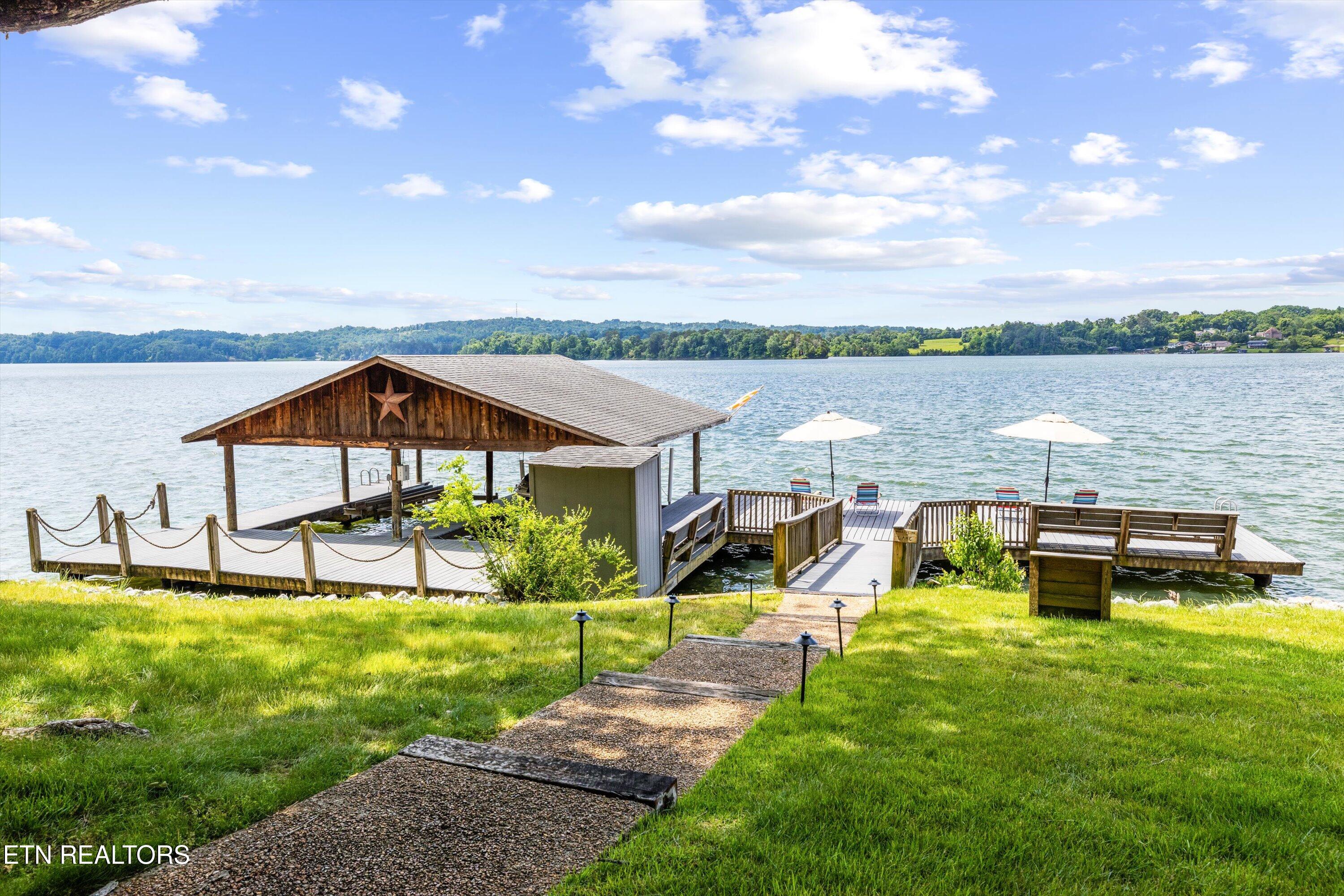 902 Twin Cove Circle Lenoir City TN 37772