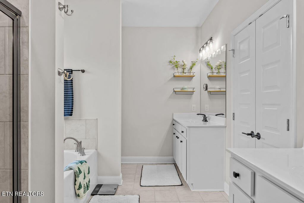 2709 Green Ash Lane Knoxville TN 37932