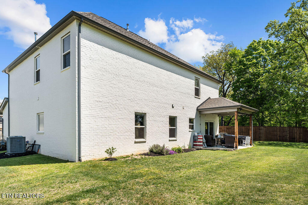2709 Green Ash Lane Knoxville TN 37932