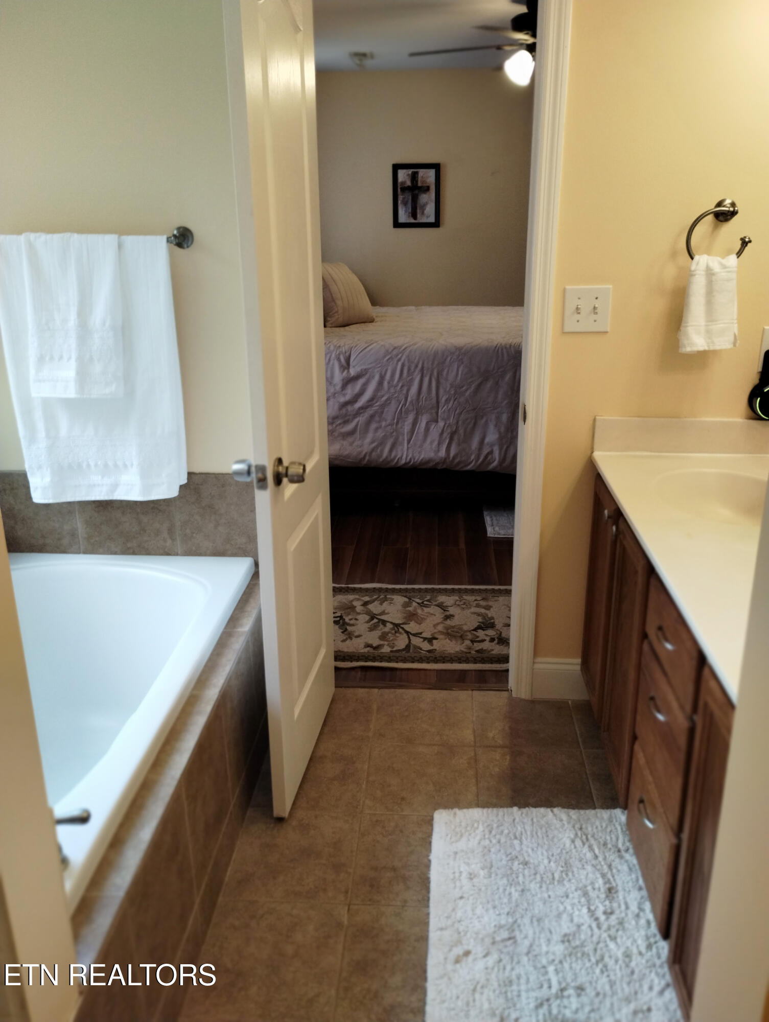 632 Sharp Drive Lenoir City TN 37771