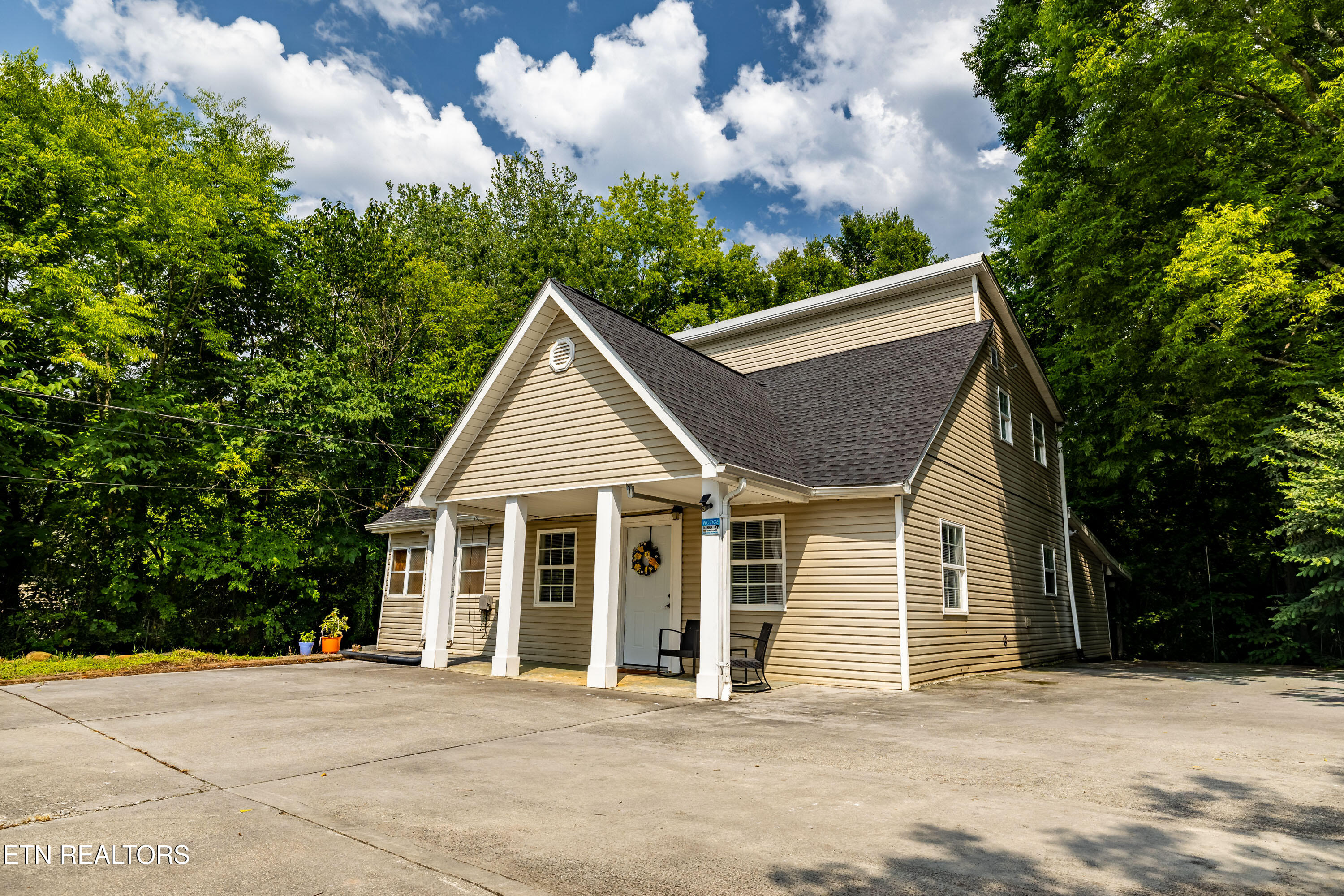 2544 Mentor Road Louisville TN 37777