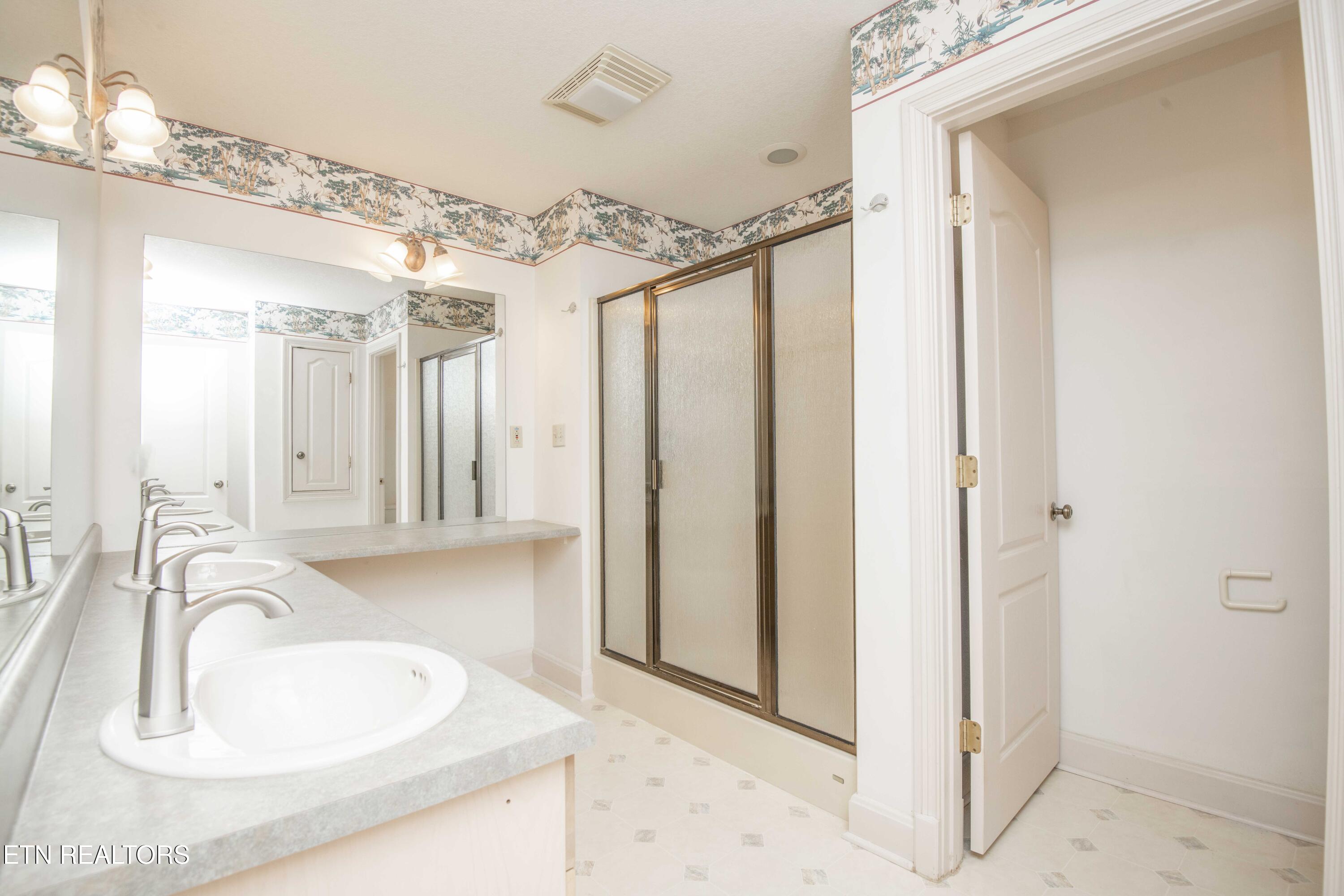 4554 Gravelly Hills Road Louisville TN 37777