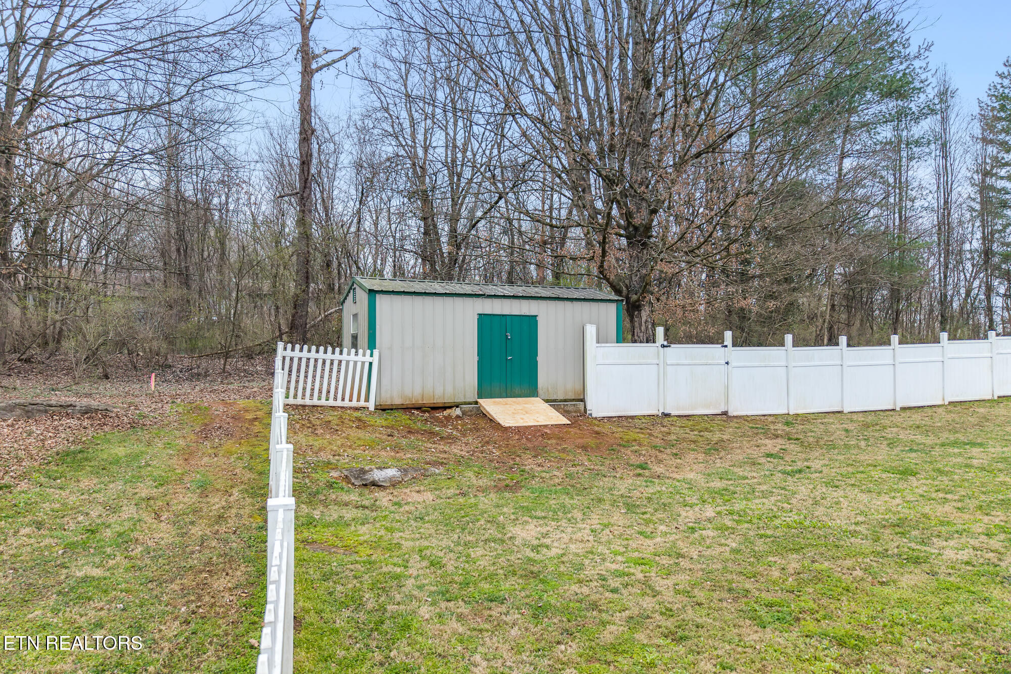 1215 Jones Street Athens TN 37303