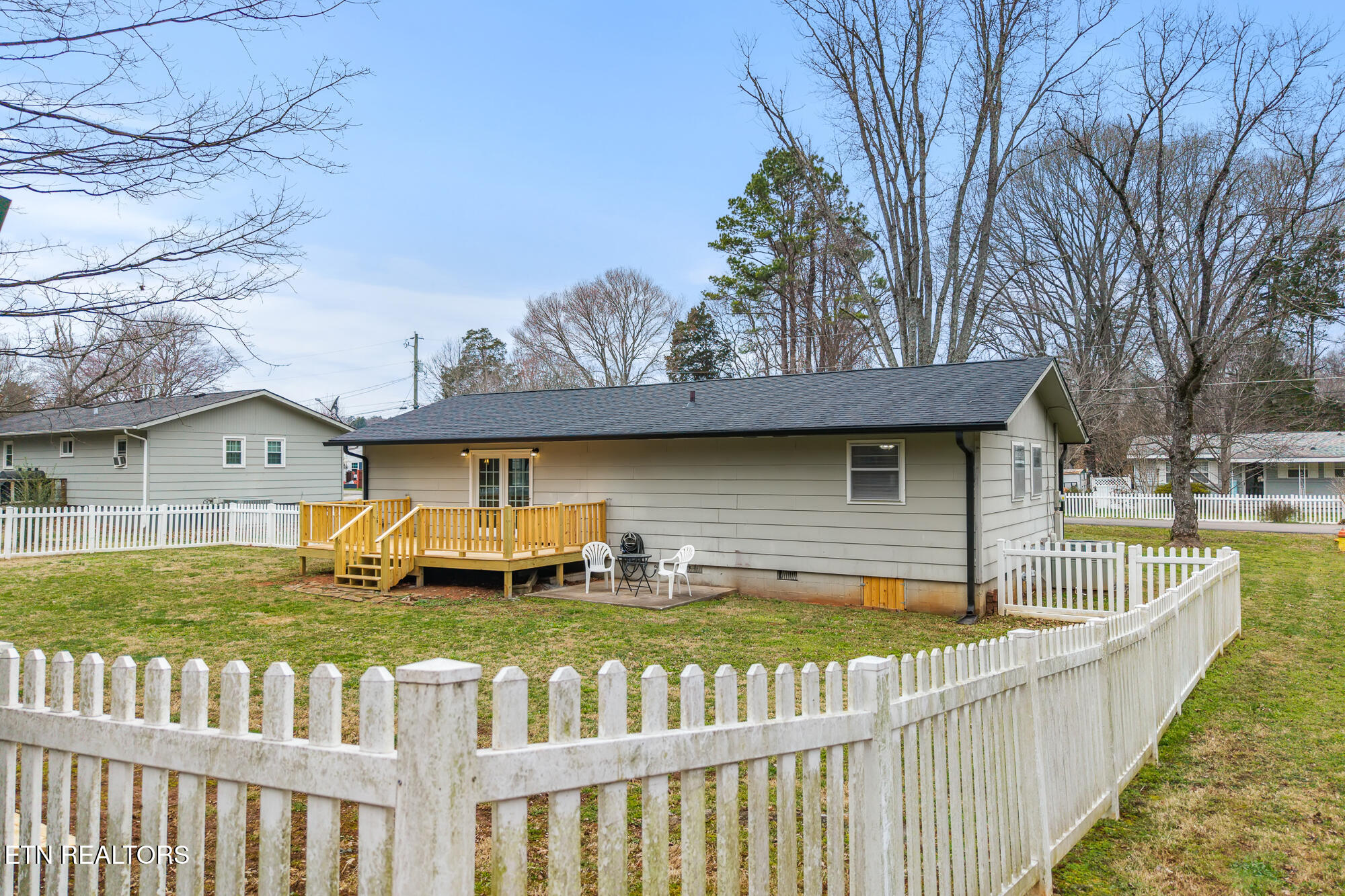 1215 Jones Street Athens TN 37303