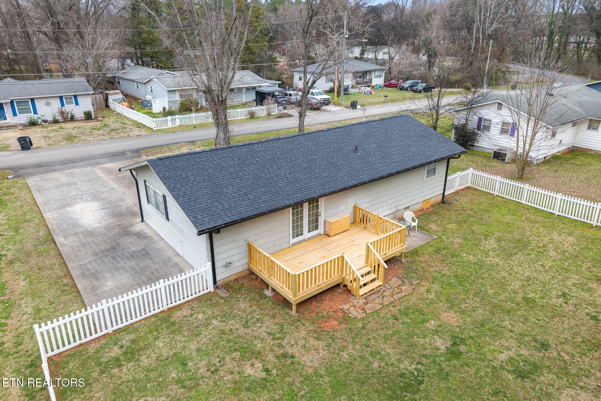 1215 Jones Street Athens TN 37303