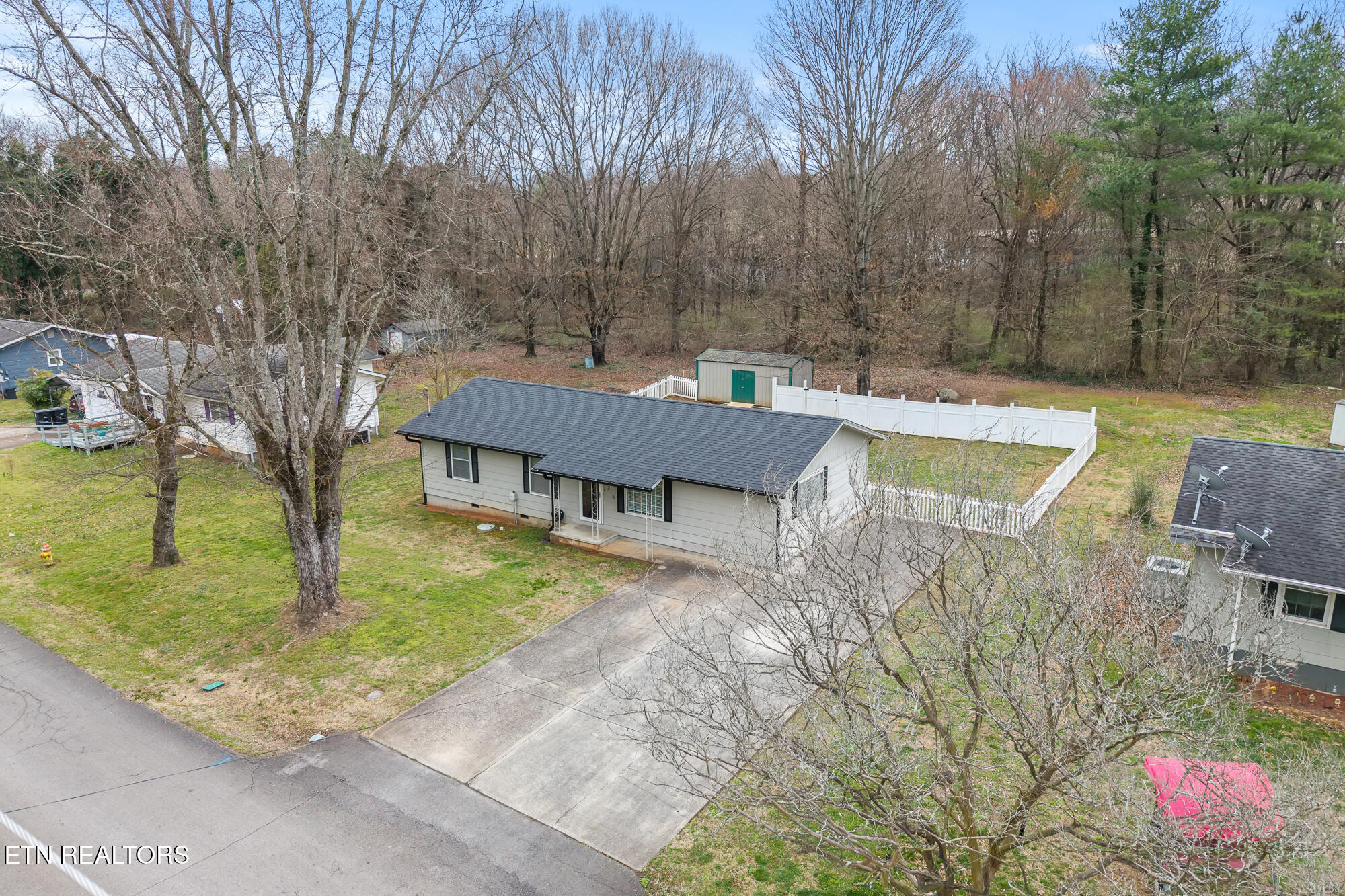 1215 Jones Street Athens TN 37303