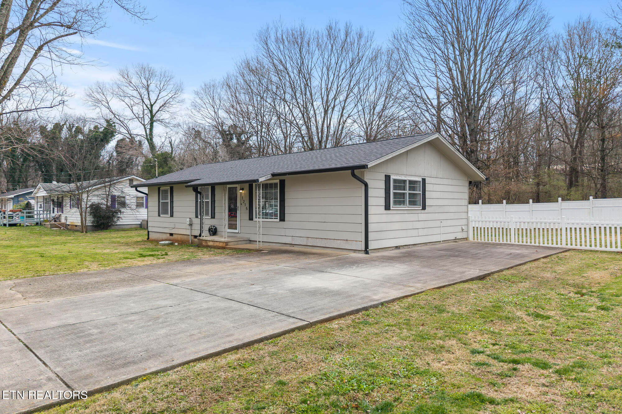 1215 Jones Street Athens TN 37303