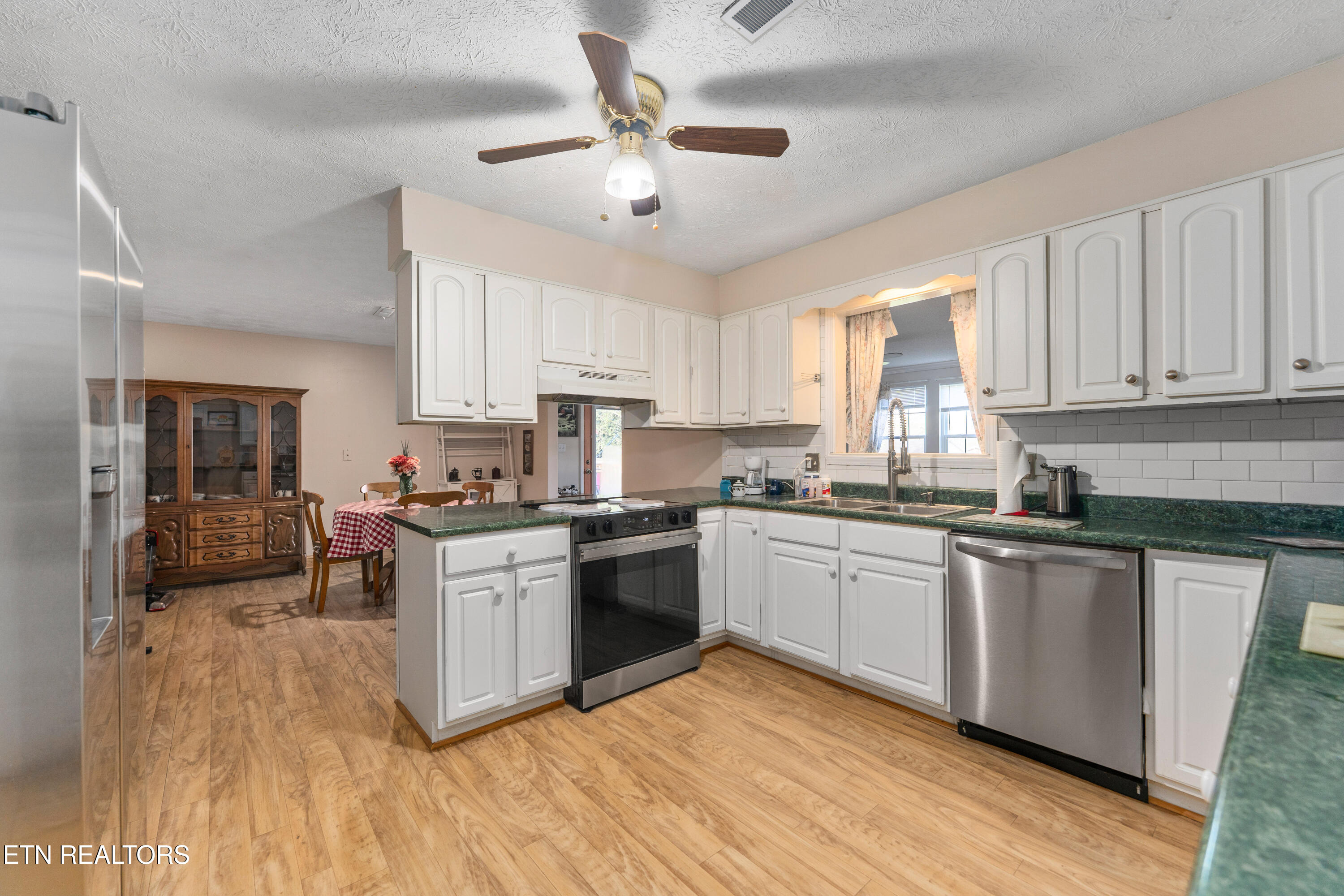 218 Christin Drive Clinton TN 37716