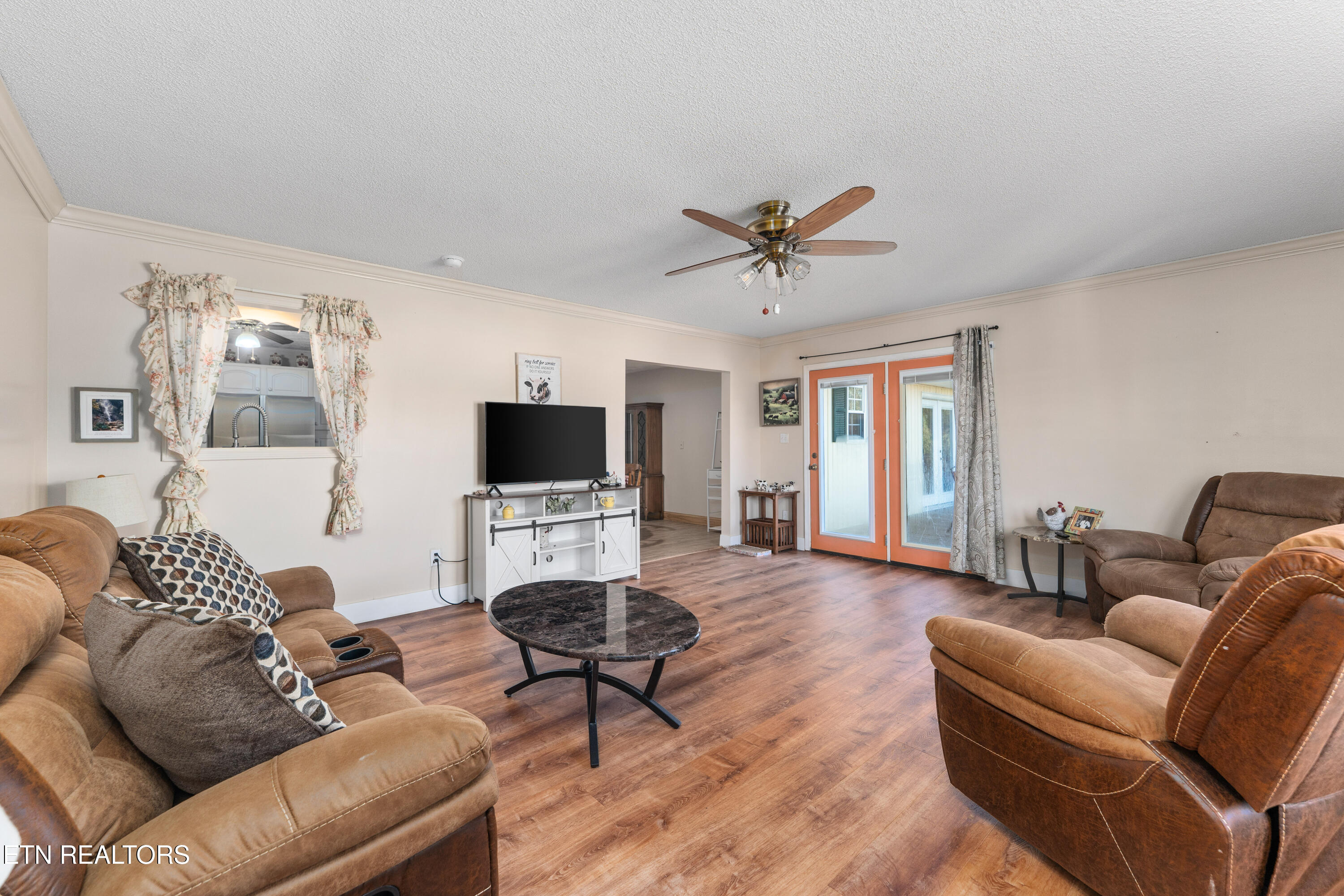 218 Christin Drive Clinton TN 37716