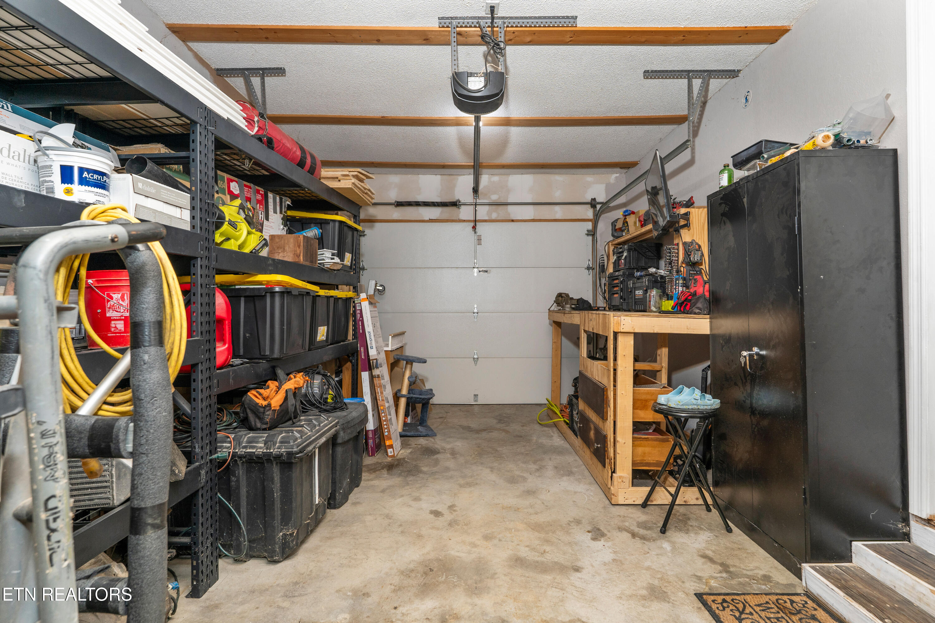 218 Christin Drive Clinton TN 37716