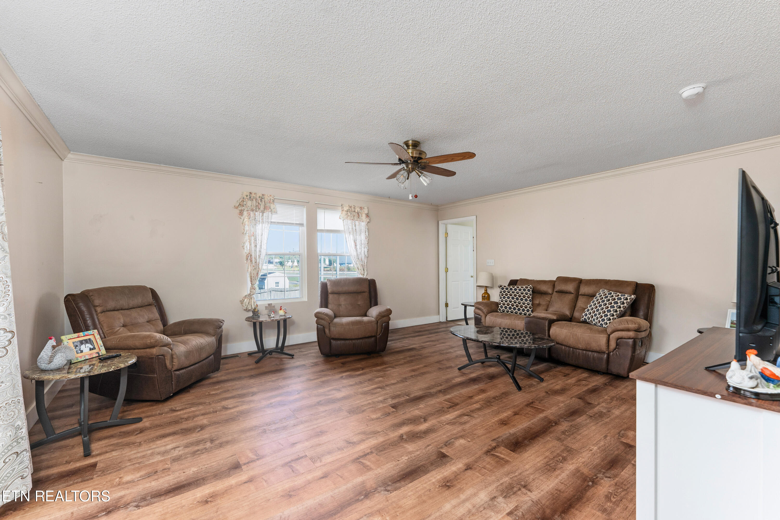 218 Christin Drive Clinton TN 37716