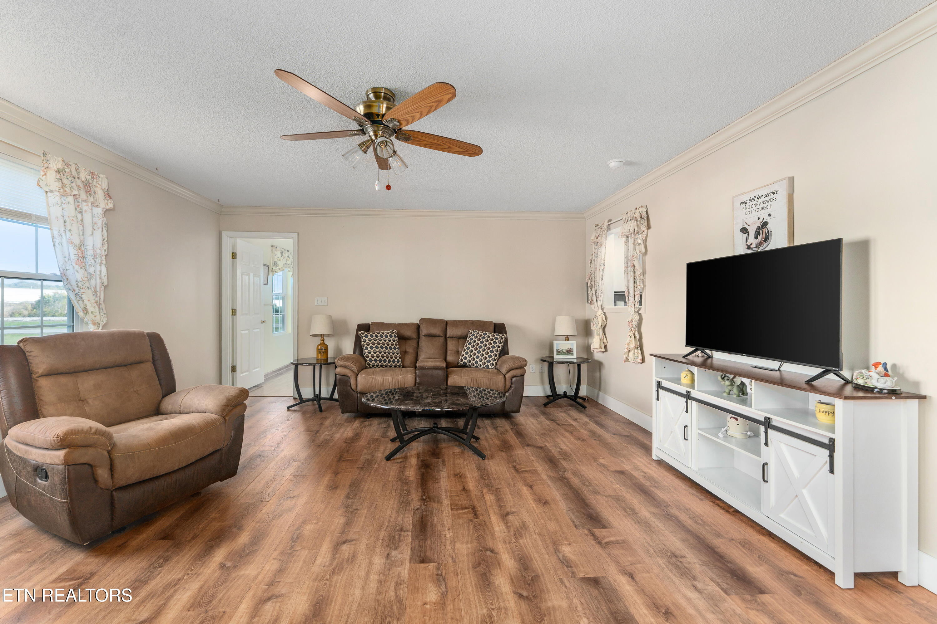 218 Christin Drive Clinton TN 37716