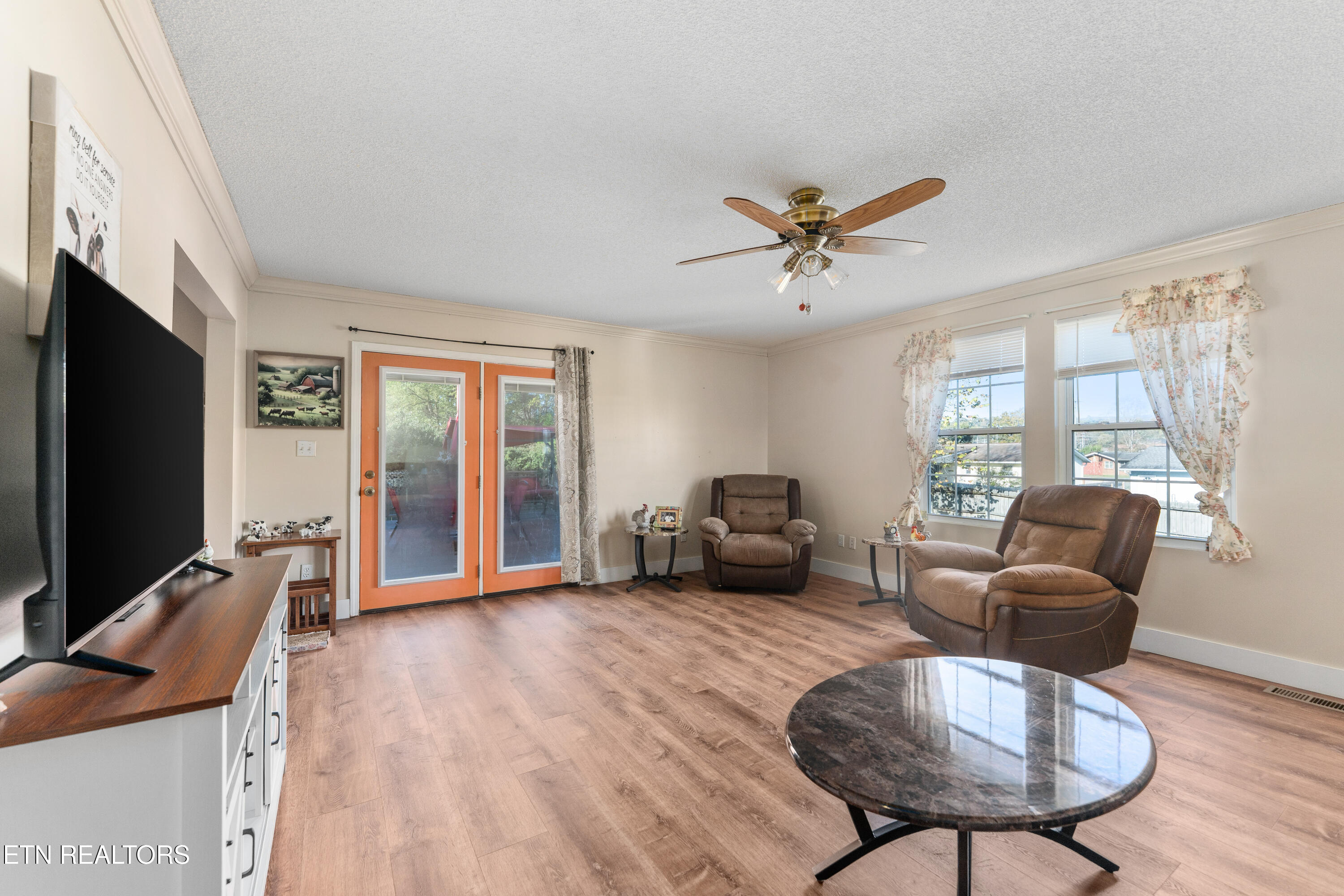 218 Christin Drive Clinton TN 37716