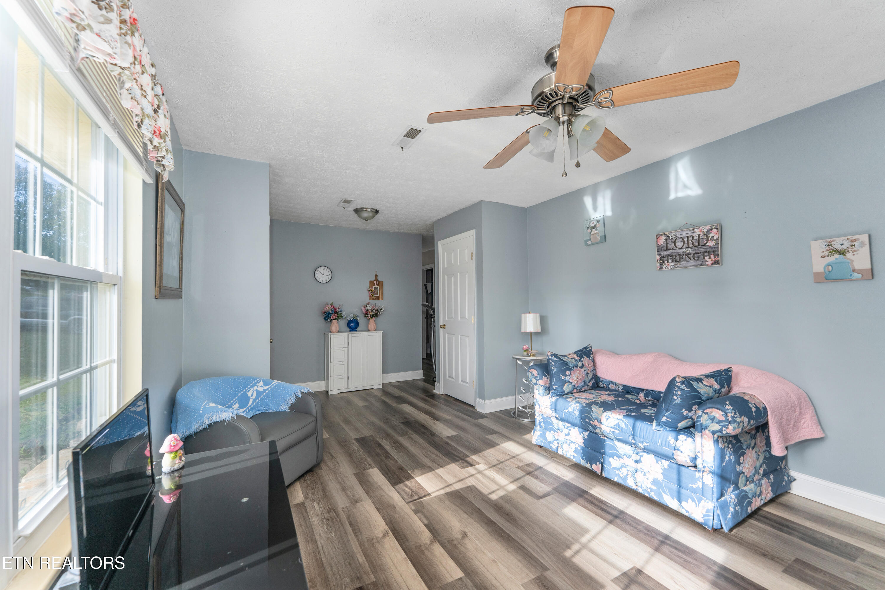 218 Christin Drive Clinton TN 37716