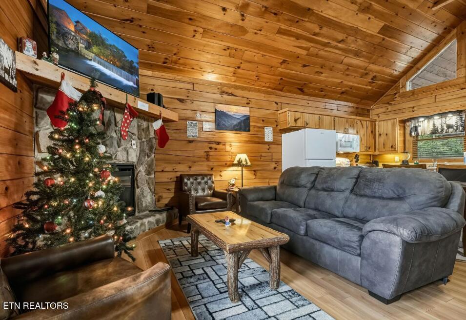 1781 Mountain Shadows Way Gatlinburg TN 37738