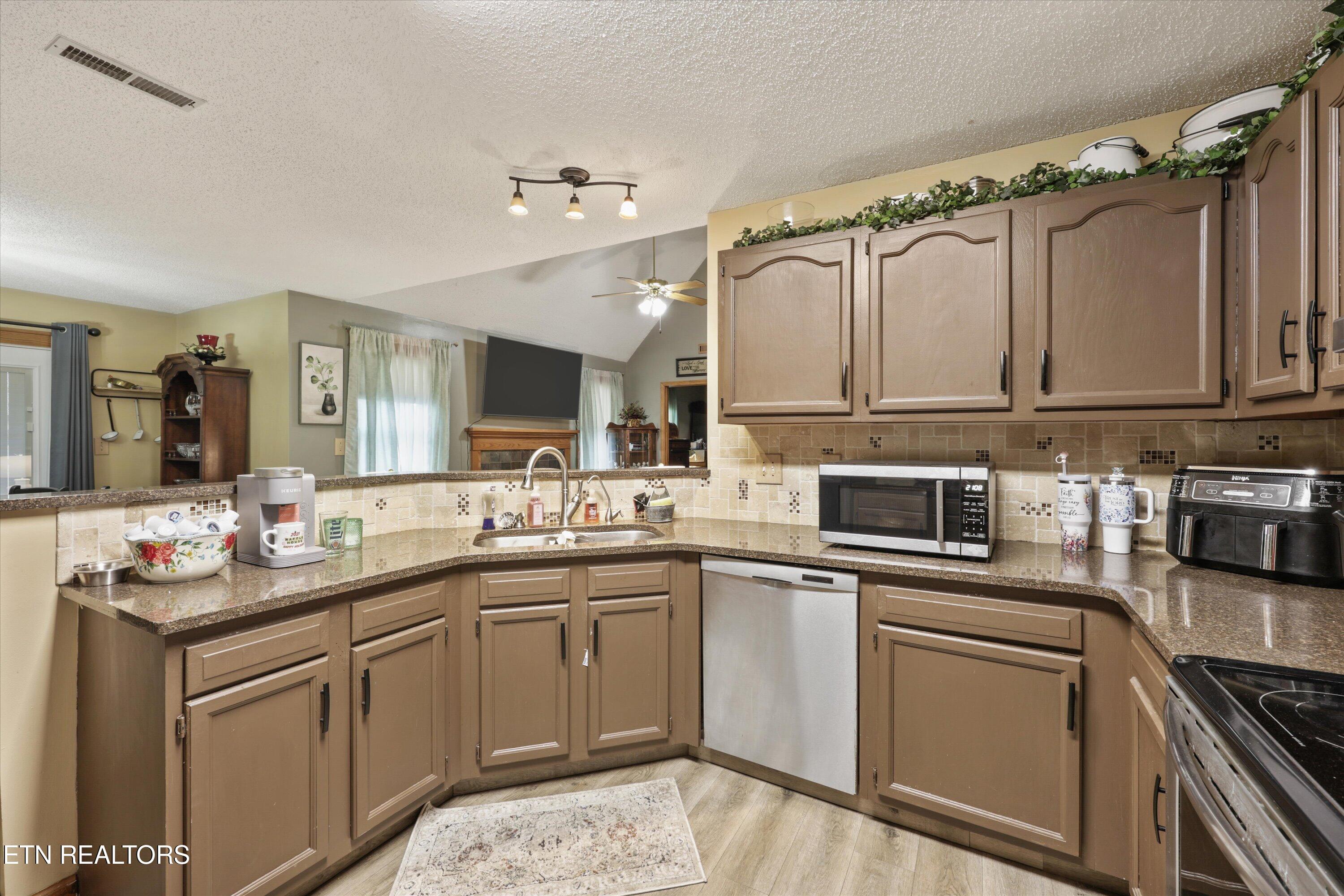 7605 Applecross Road Corryton TN 37721
