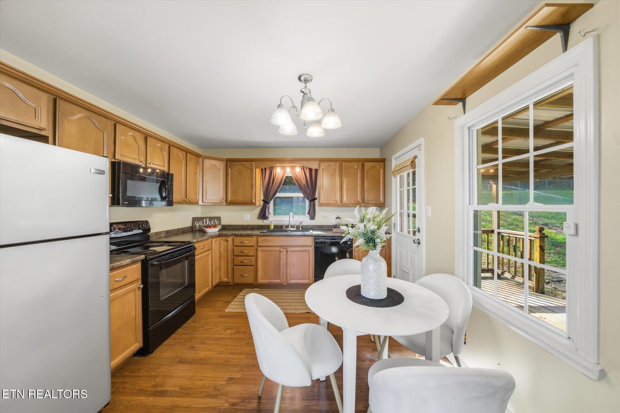 124 Crest Lane Clinton TN 37716