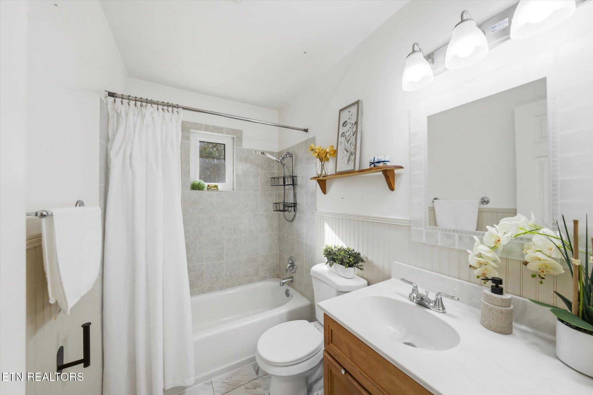 124 Crest Lane Clinton TN 37716