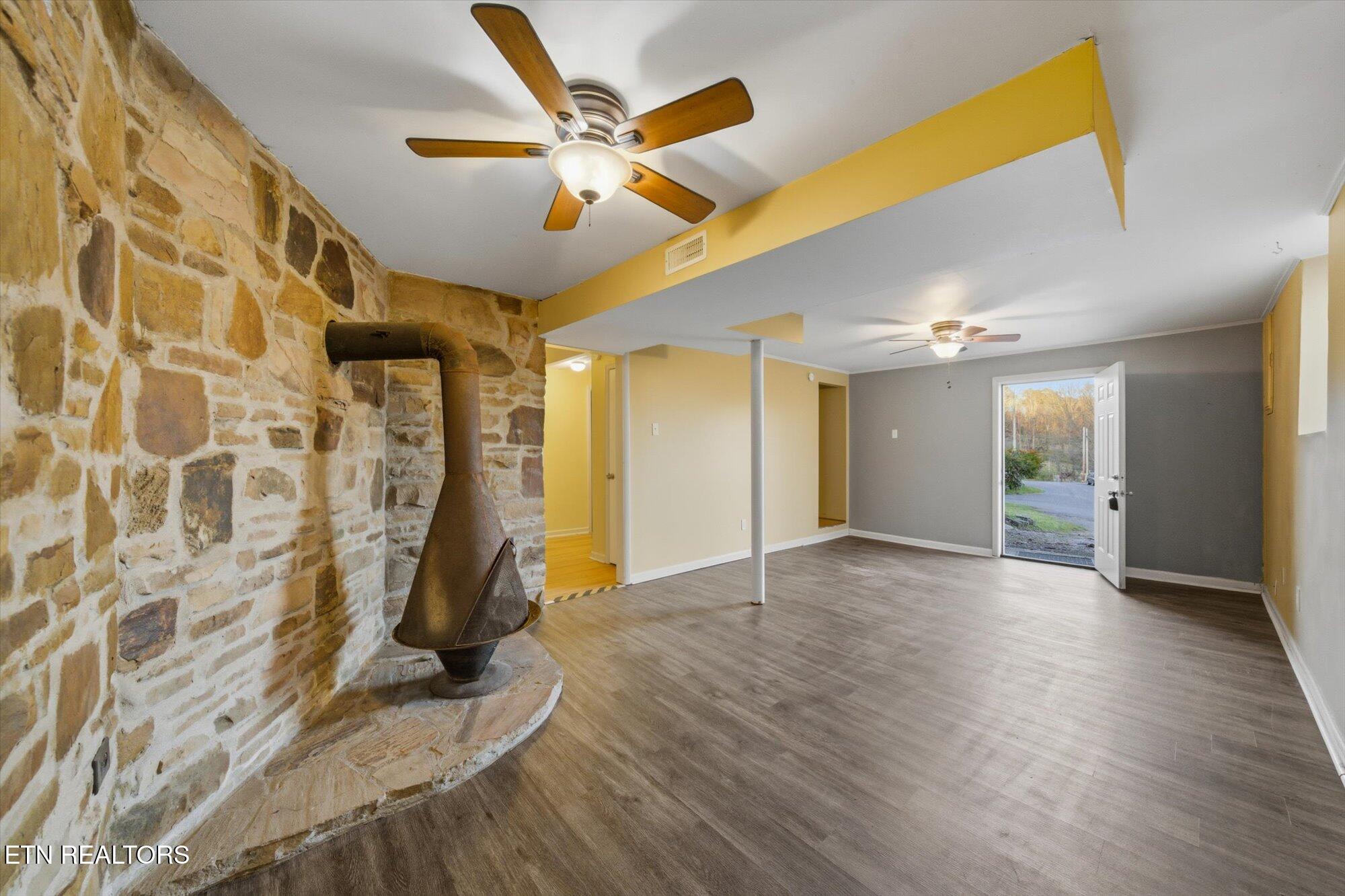 124 Crest Lane Clinton TN 37716