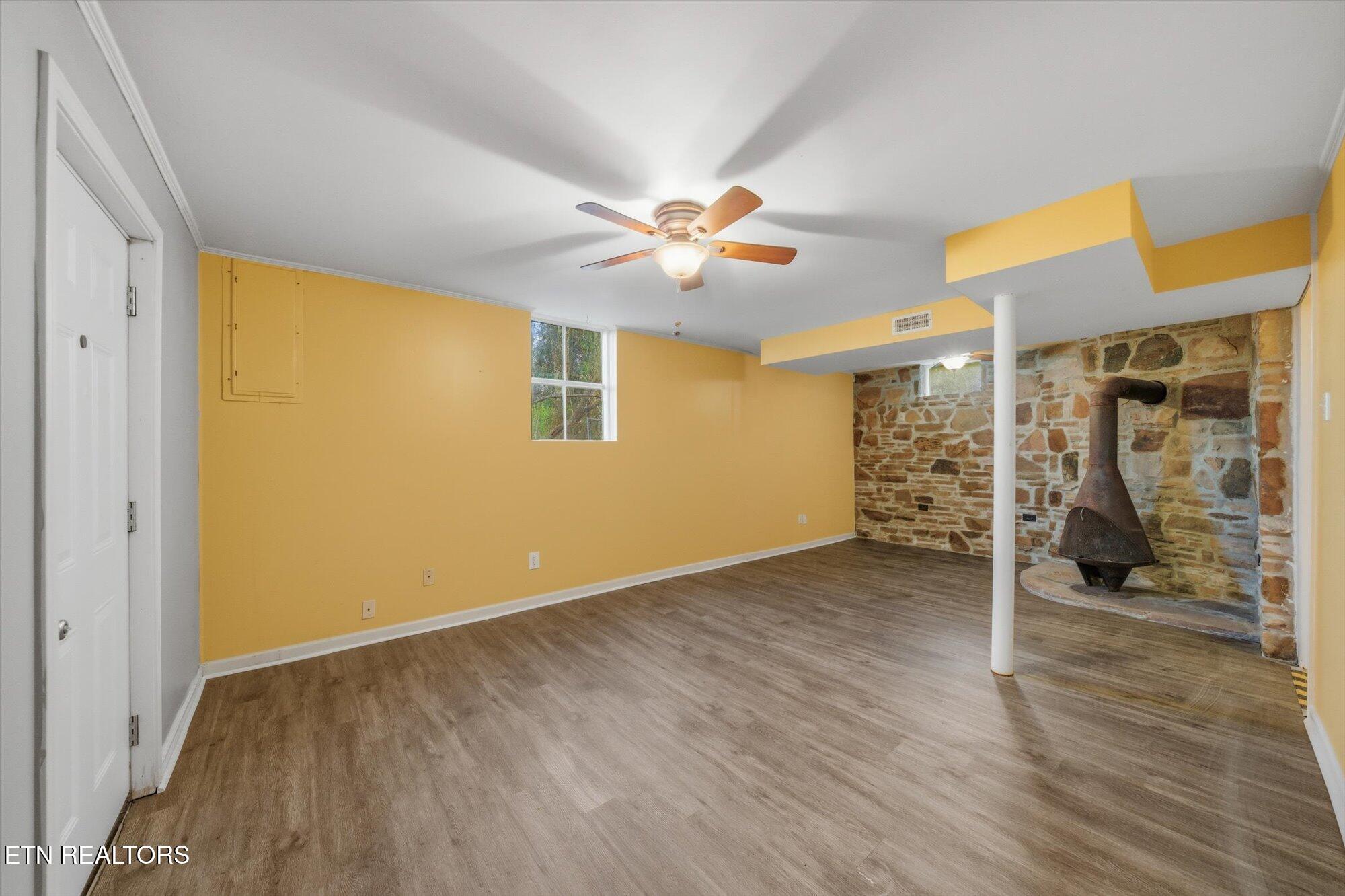 124 Crest Lane Clinton TN 37716