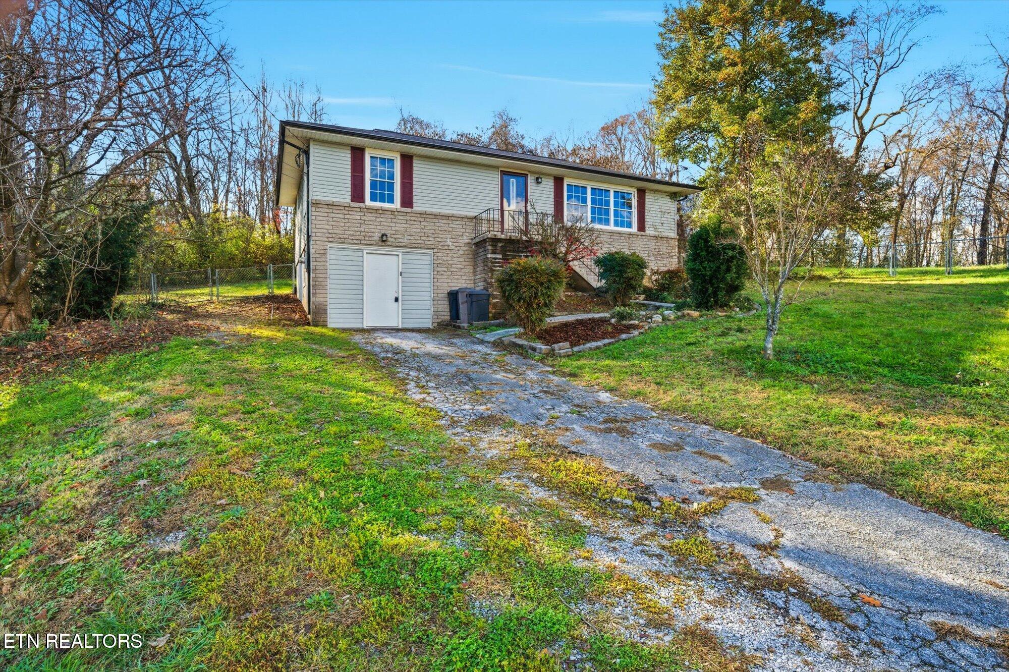 124 Crest Lane Clinton TN 37716