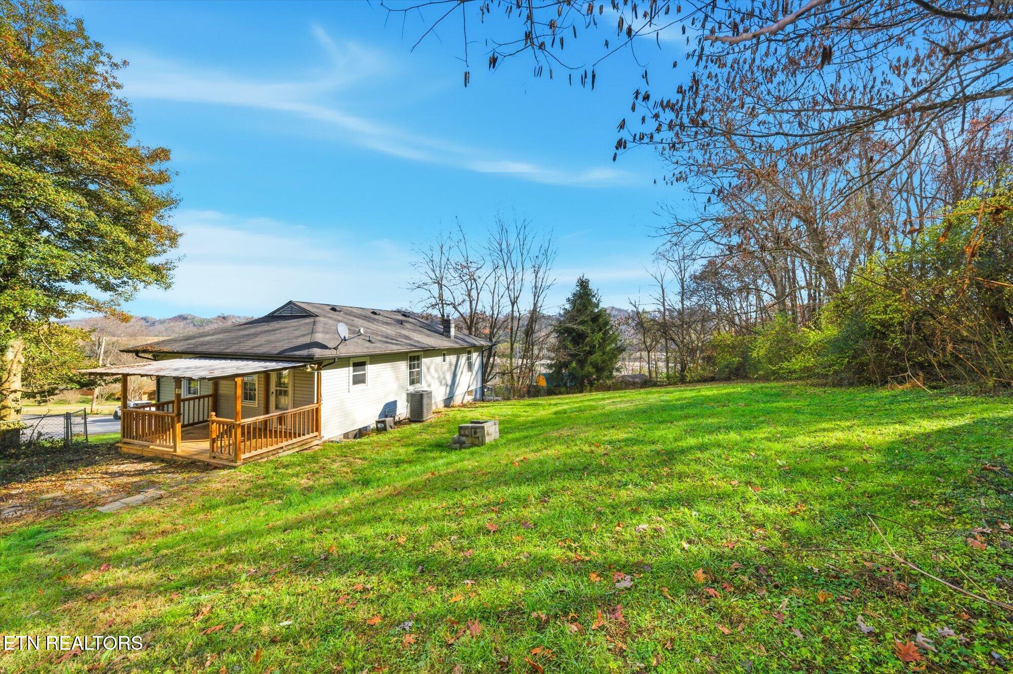 124 Crest Lane Clinton TN 37716