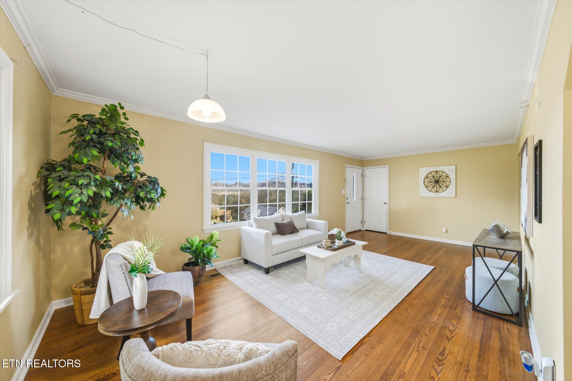 124 Crest Lane Clinton TN 37716