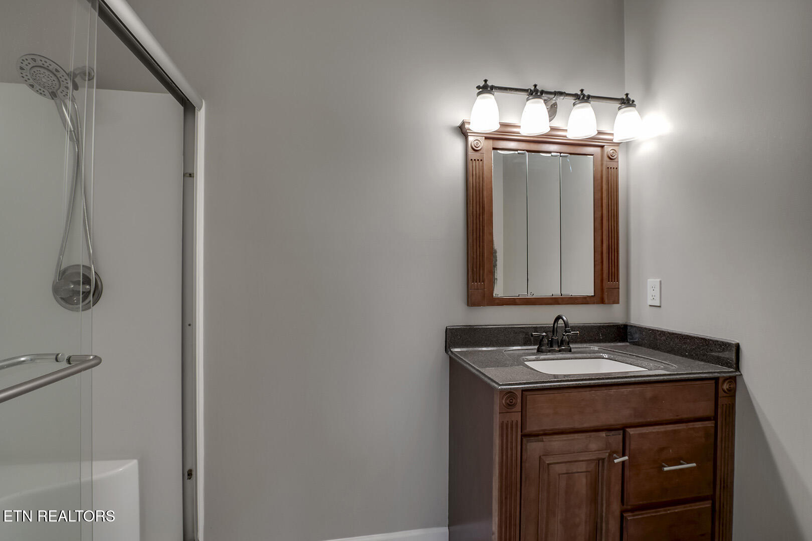 417 River Road Loudon TN 37774