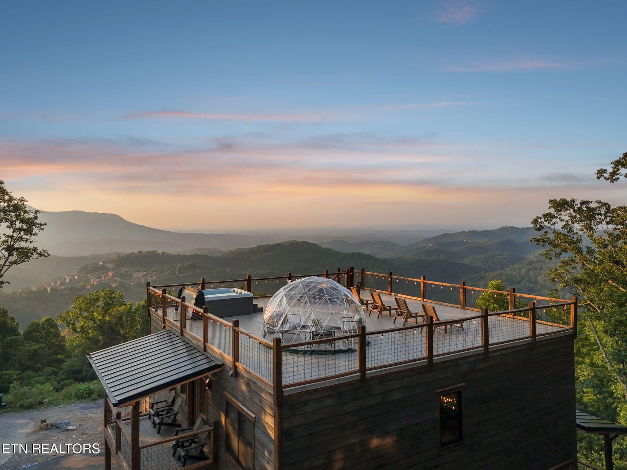 2525 Angelos Mountain Way Pigeon Forge TN 37862