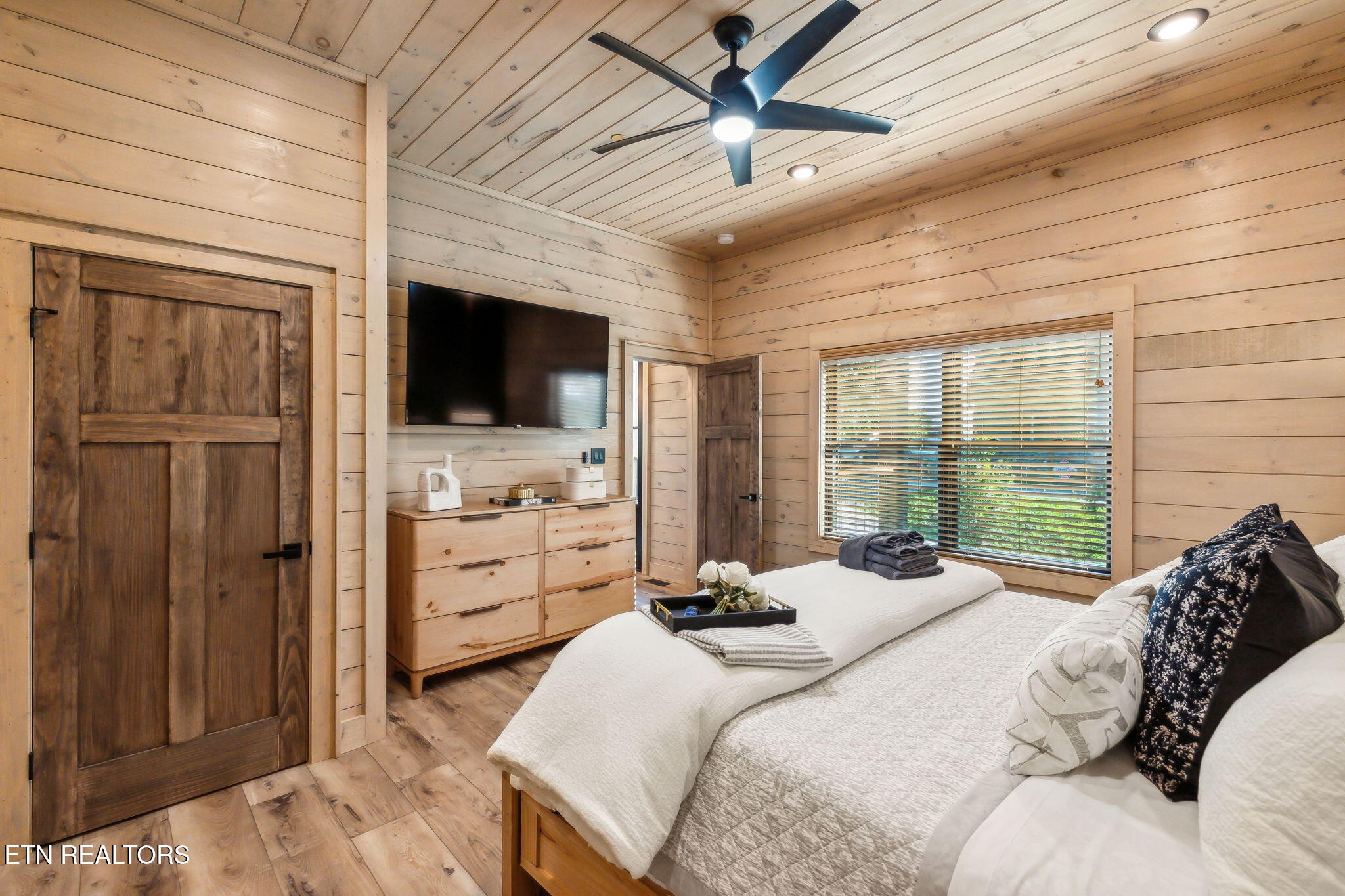 2525 Angelos Mountain Way Pigeon Forge TN 37862