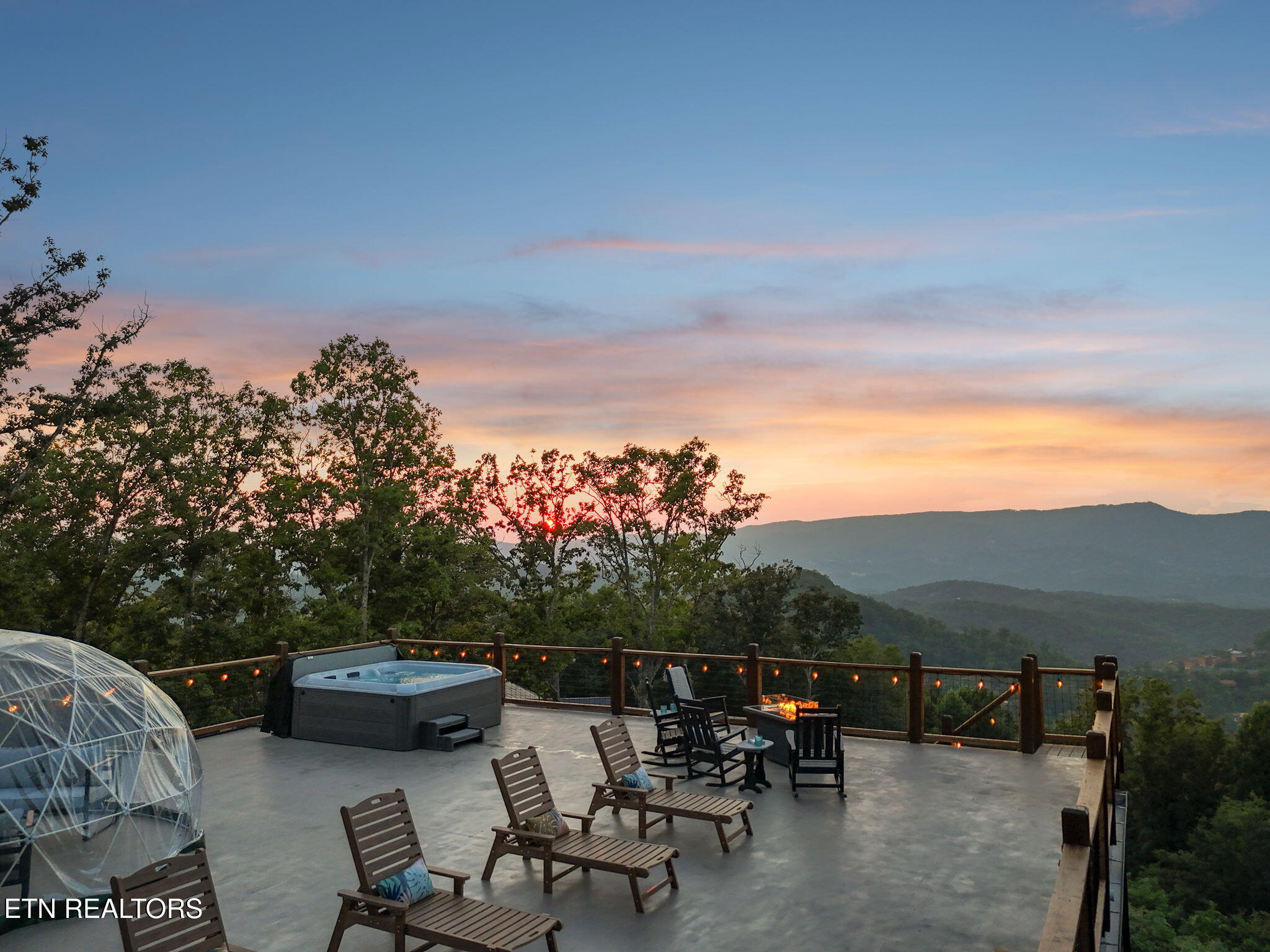 2525 Angelos Mountain Way Pigeon Forge TN 37862