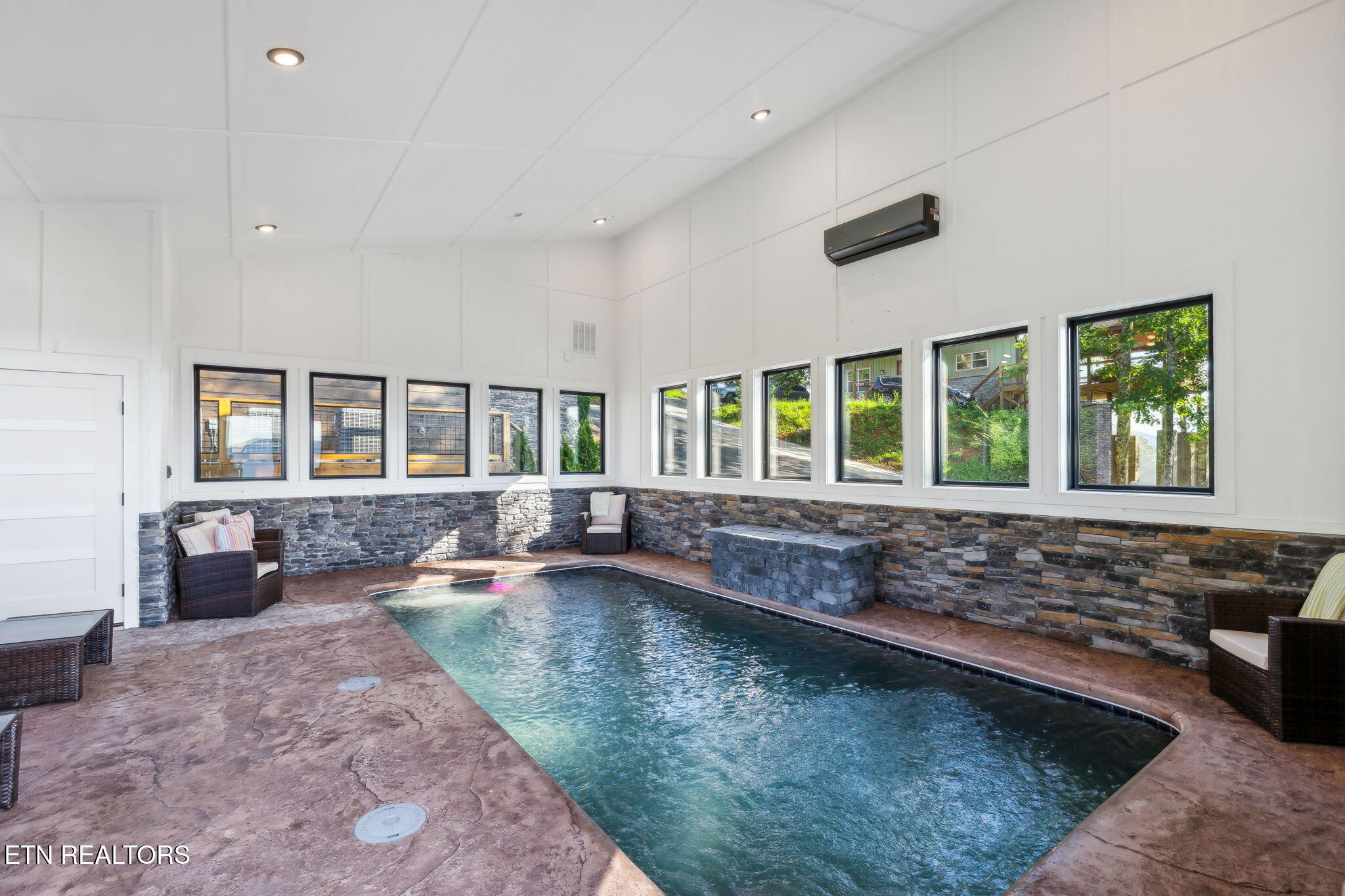 2525 Angelos Mountain Way Pigeon Forge TN 37862