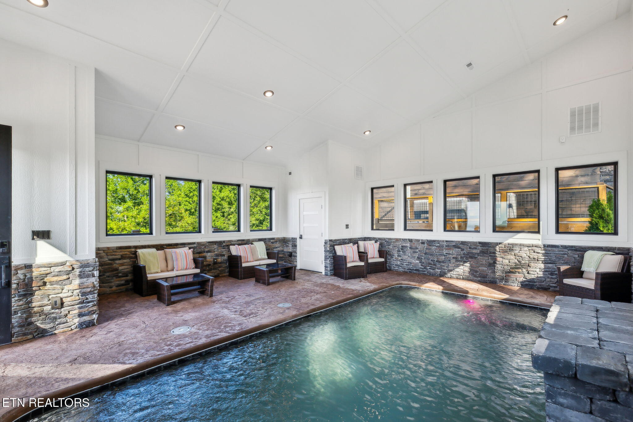 2525 Angelos Mountain Way Pigeon Forge TN 37862