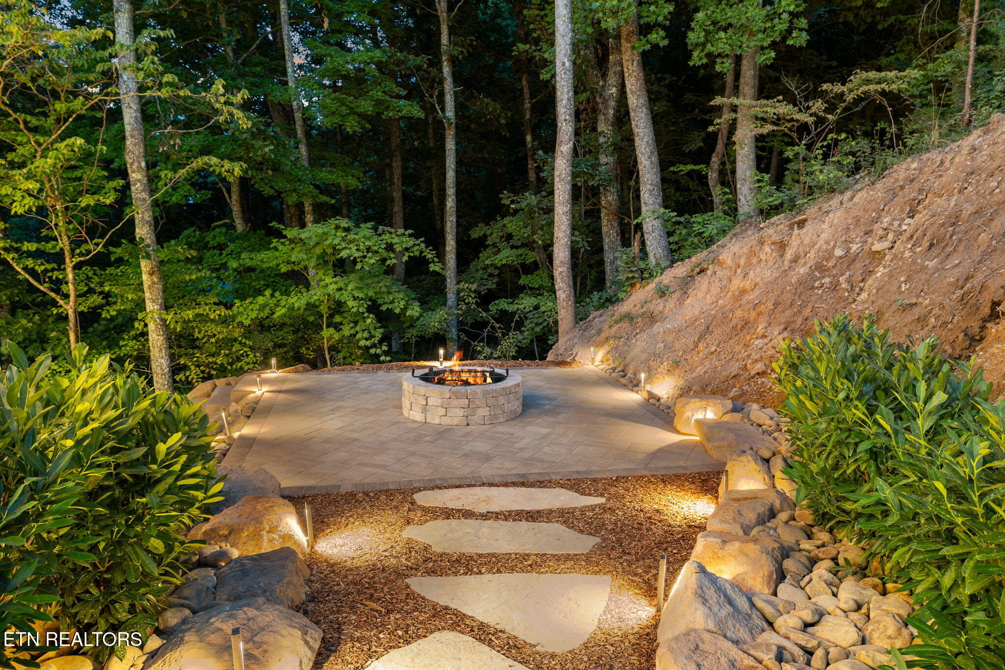 2525 Angelos Mountain Way Pigeon Forge TN 37862