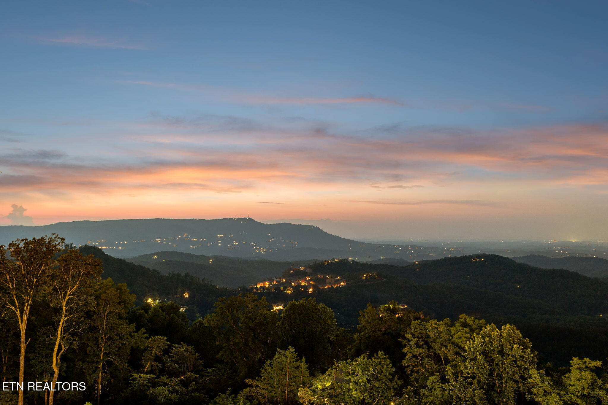 2525 Angelos Mountain Way Pigeon Forge TN 37862