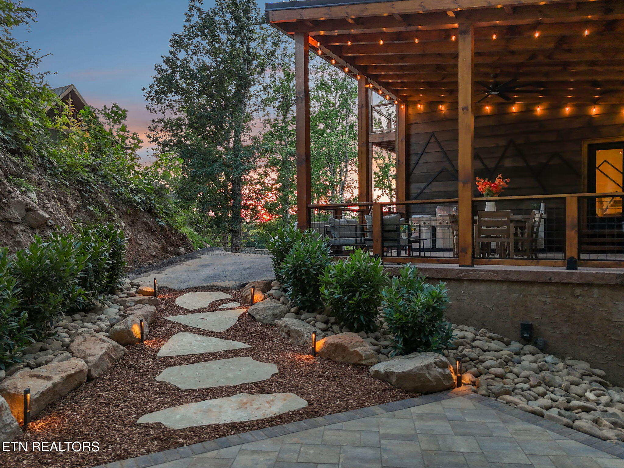 2525 Angelos Mountain Way Pigeon Forge TN 37862