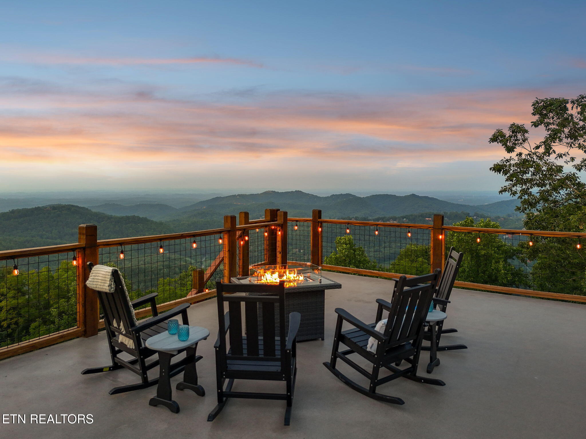 2525 Angelos Mountain Way Pigeon Forge TN 37862