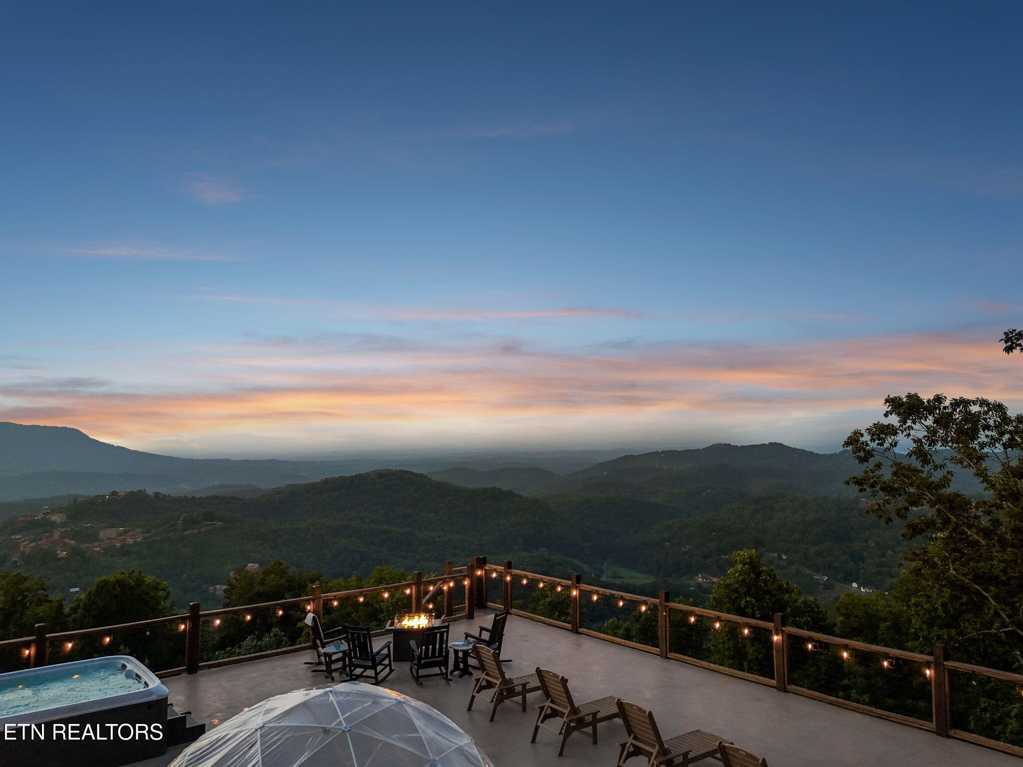 2525 Angelos Mountain Way Pigeon Forge TN 37862