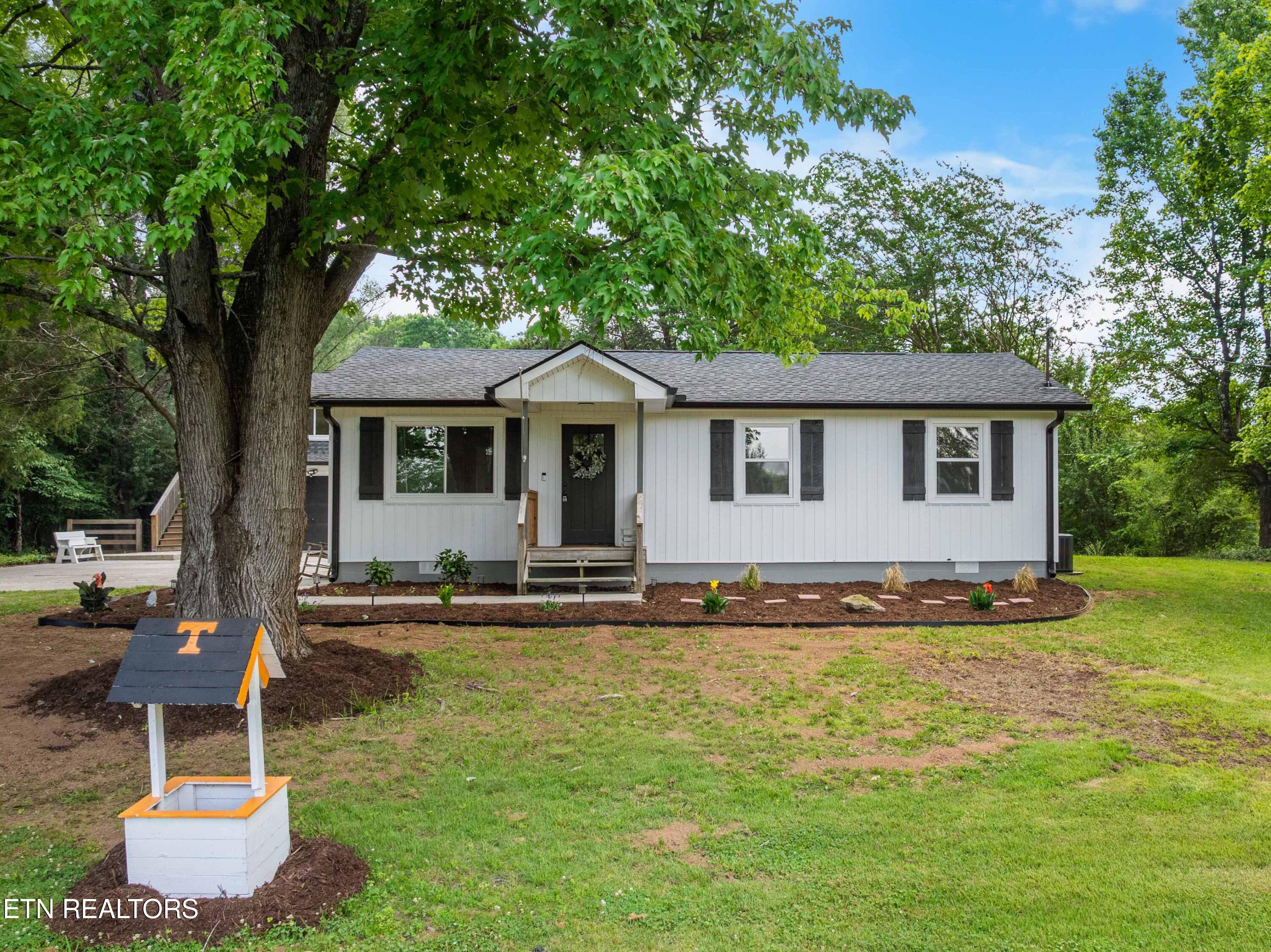 703 Little Dogwood Road Kingston TN 37763