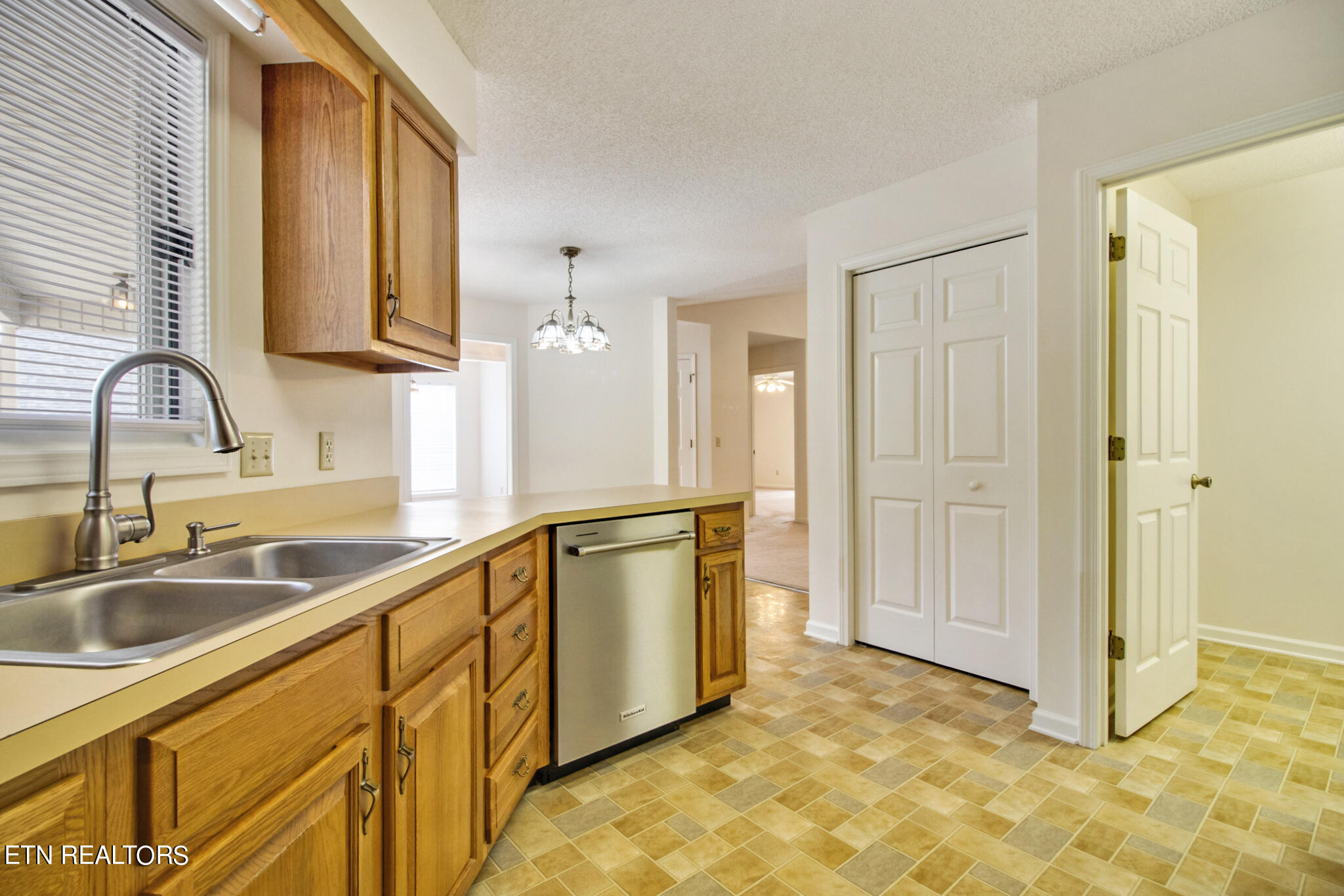 470 Lakeview Drive Crossville TN 38558