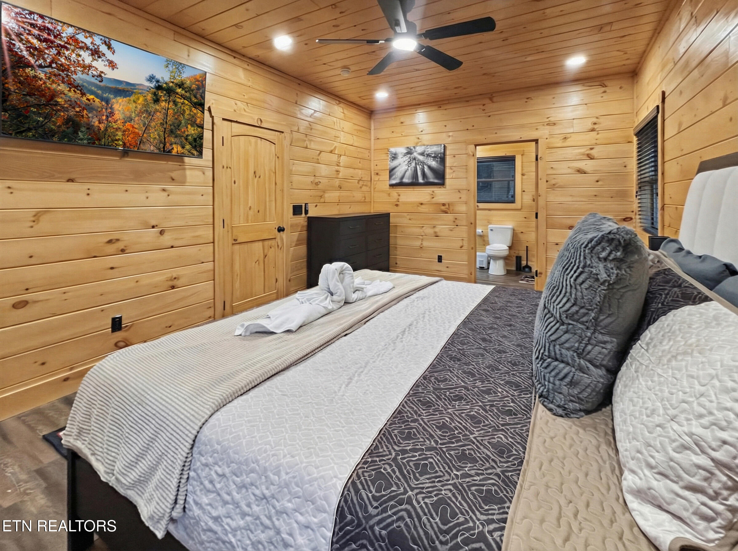 765 Chickasaw Gap Way Pigeon Forge TN 37863