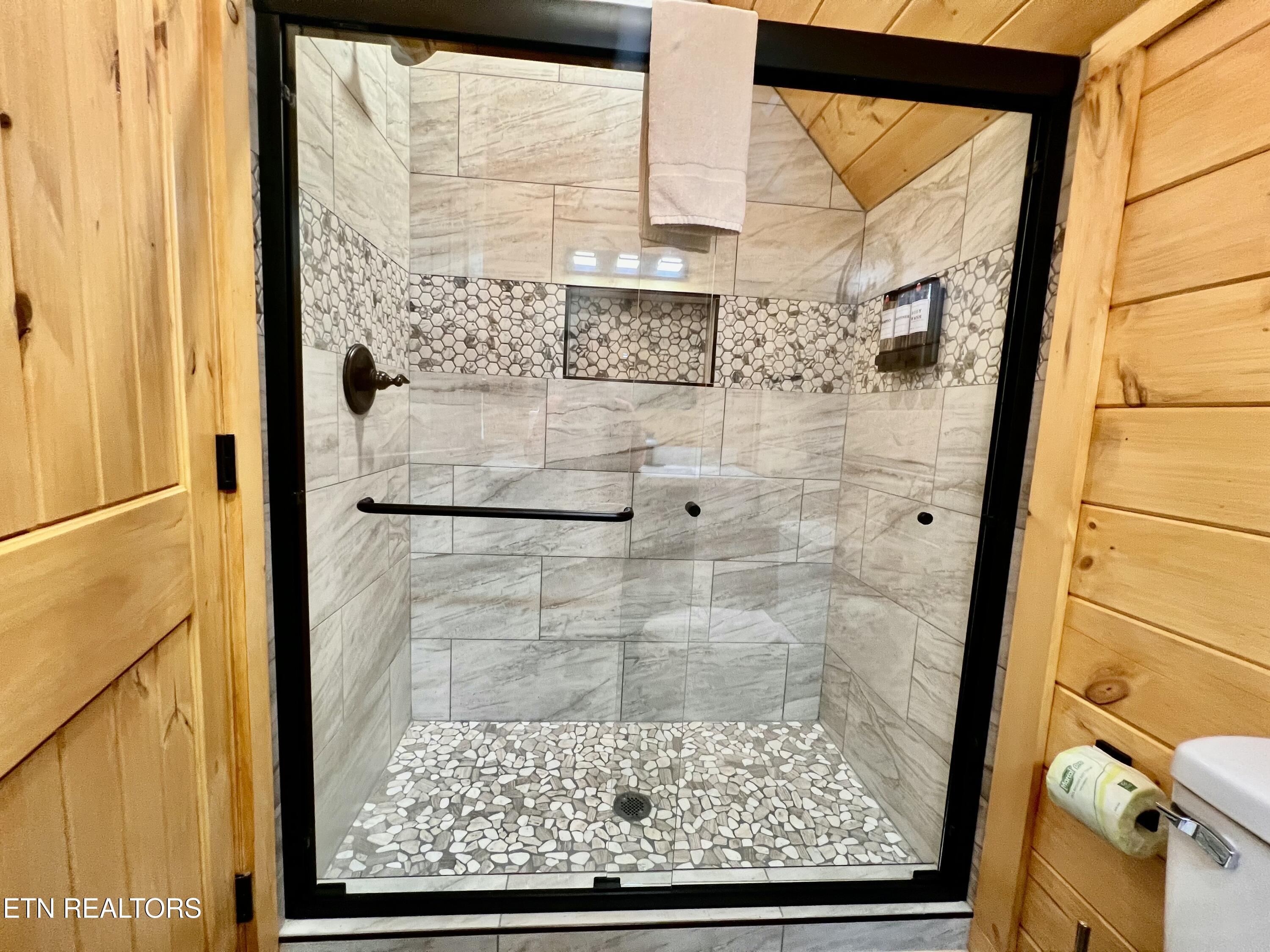 765 Chickasaw Gap Way Pigeon Forge TN 37863