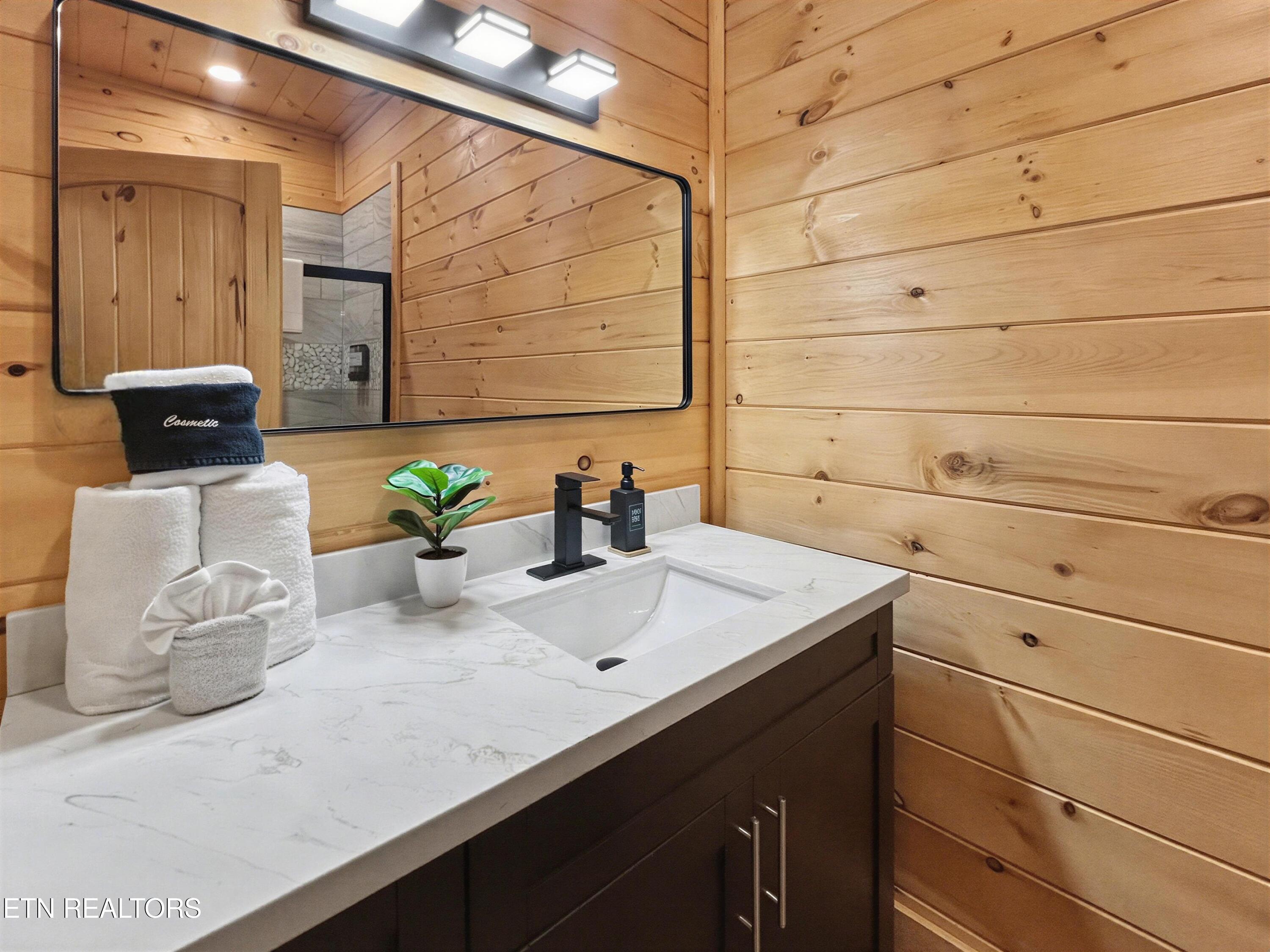 765 Chickasaw Gap Way Pigeon Forge TN 37863