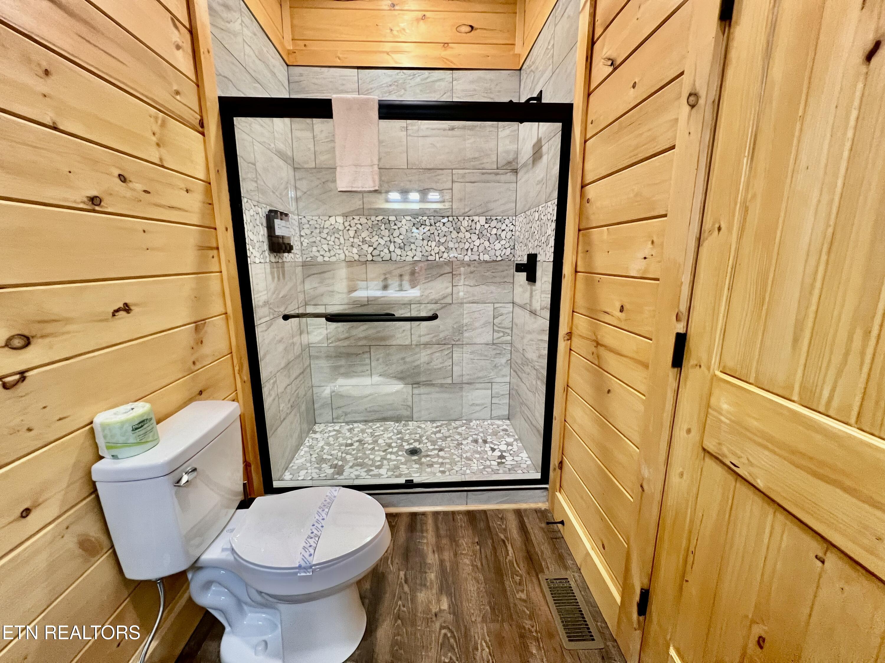 765 Chickasaw Gap Way Pigeon Forge TN 37863